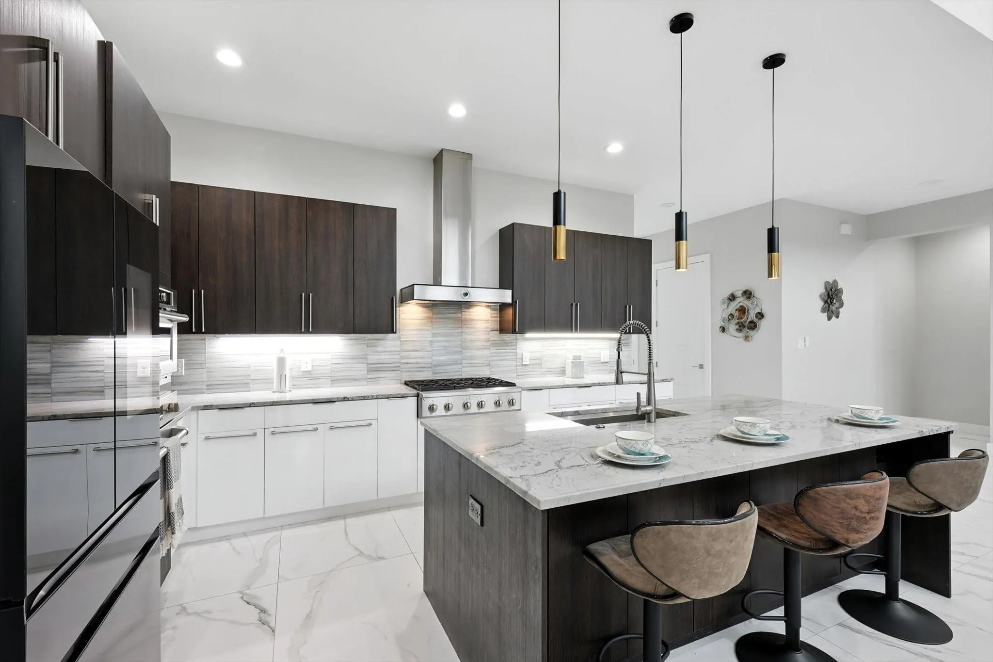 Single Family Residence For Sale in Dallas County , 4704 Almeria Court, Irving, Texas 75062, 5 Bedroom, 5 Bathroom, 2 Garage spaces, 4,050 Sqft, built in 2020, mls#21367500, Real Estate Agent in Irving, Homes For Sale in Dallas county, Homes For Sale in Irving, Realtor in Irving Texas, Real Estate Brokerage Independent Realty Texas, Luminita Cordes Realtor