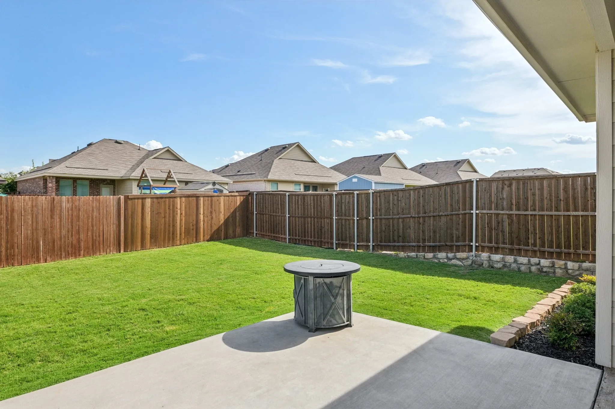 Single Family Residence For Rent in Denton County , 11600 Silver Queen Drive, Aubrey, Texas 76227, 4 Bedroom, 2 Bathroom, 2 Garage spaces, 1,838 Sqft, built in 2022, mls#21367510, Real Estate Agent in Aubrey, Homes For Rent in Denton county, Homes For Rent in Aubrey, Realtor in Aubrey Texas, Real Estate Brokerage Independent Realty Texas, Luminita Cordes Realtor
