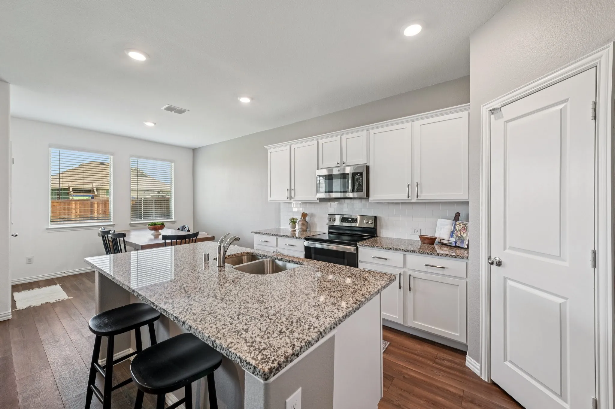Single Family Residence For Rent in Denton County , 11600 Silver Queen Drive, Aubrey, Texas 76227, 4 Bedroom, 2 Bathroom, 2 Garage spaces, 1,838 Sqft, built in 2022, mls#21367510, Real Estate Agent in Aubrey, Homes For Rent in Denton county, Homes For Rent in Aubrey, Realtor in Aubrey Texas, Real Estate Brokerage Independent Realty Texas, Luminita Cordes Realtor