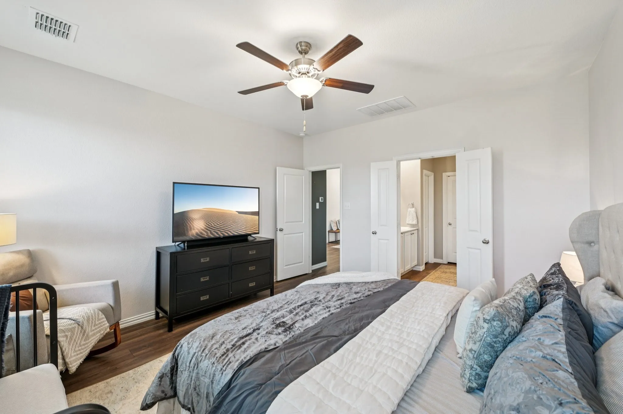 Single Family Residence For Rent in Denton County , 11600 Silver Queen Drive, Aubrey, Texas 76227, 4 Bedroom, 2 Bathroom, 2 Garage spaces, 1,838 Sqft, built in 2022, mls#21367510, Real Estate Agent in Aubrey, Homes For Rent in Denton county, Homes For Rent in Aubrey, Realtor in Aubrey Texas, Real Estate Brokerage Independent Realty Texas, Luminita Cordes Realtor