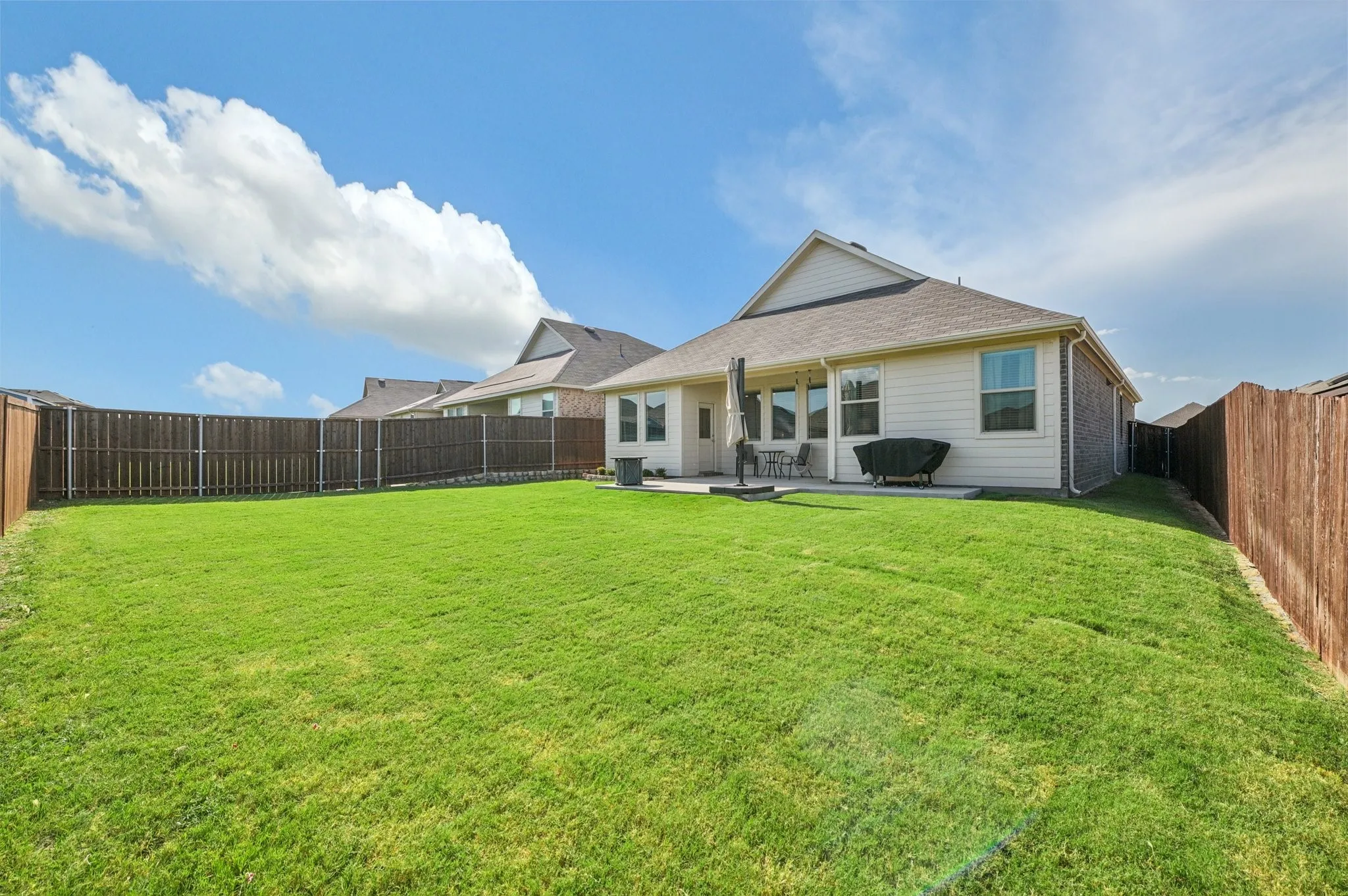 Single Family Residence For Rent in Denton County , 11600 Silver Queen Drive, Aubrey, Texas 76227, 4 Bedroom, 2 Bathroom, 2 Garage spaces, 1,838 Sqft, built in 2022, mls#21367510, Real Estate Agent in Aubrey, Homes For Rent in Denton county, Homes For Rent in Aubrey, Realtor in Aubrey Texas, Real Estate Brokerage Independent Realty Texas, Luminita Cordes Realtor