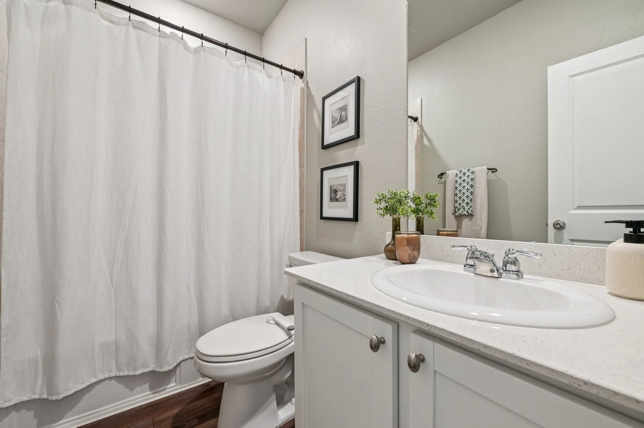 Single Family Residence For Rent in Denton County , 11600 Silver Queen Drive, Aubrey, Texas 76227, 4 Bedroom, 2 Bathroom, 2 Garage spaces, 1,838 Sqft, built in 2022, mls#21367510, Real Estate Agent in Aubrey, Homes For Rent in Denton county, Homes For Rent in Aubrey, Realtor in Aubrey Texas, Real Estate Brokerage Independent Realty Texas, Luminita Cordes Realtor