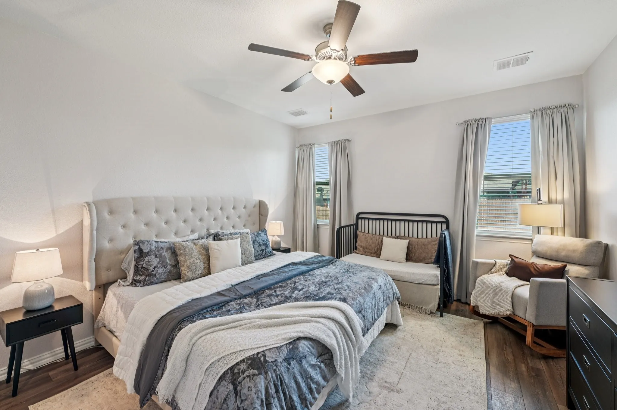 Single Family Residence For Rent in Denton County , 11600 Silver Queen Drive, Aubrey, Texas 76227, 4 Bedroom, 2 Bathroom, 2 Garage spaces, 1,838 Sqft, built in 2022, mls#21367510, Real Estate Agent in Aubrey, Homes For Rent in Denton county, Homes For Rent in Aubrey, Realtor in Aubrey Texas, Real Estate Brokerage Independent Realty Texas, Luminita Cordes Realtor