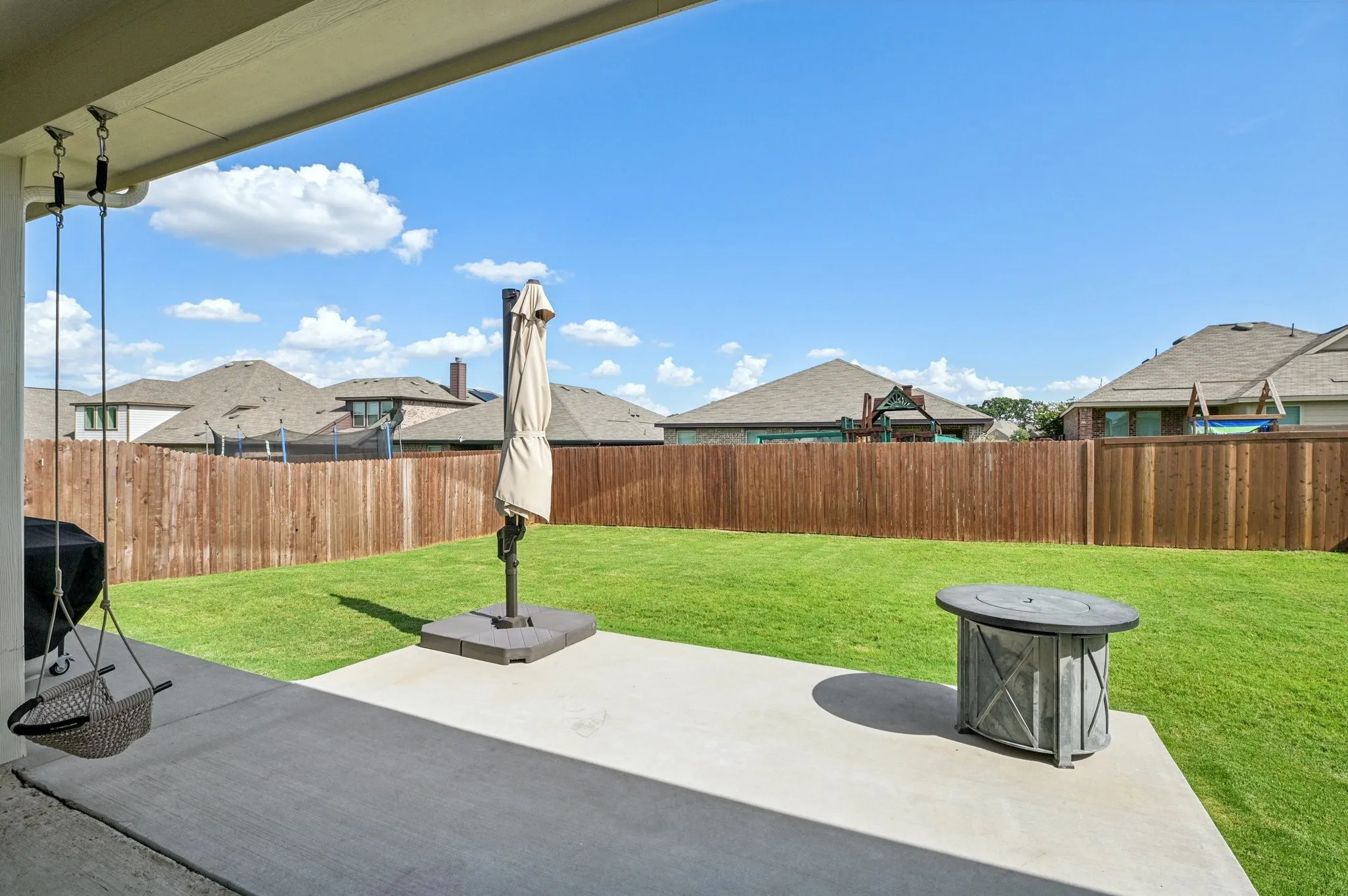 Single Family Residence For Rent in Denton County , 11600 Silver Queen Drive, Aubrey, Texas 76227, 4 Bedroom, 2 Bathroom, 2 Garage spaces, 1,838 Sqft, built in 2022, mls#21367510, Real Estate Agent in Aubrey, Homes For Rent in Denton county, Homes For Rent in Aubrey, Realtor in Aubrey Texas, Real Estate Brokerage Independent Realty Texas, Luminita Cordes Realtor