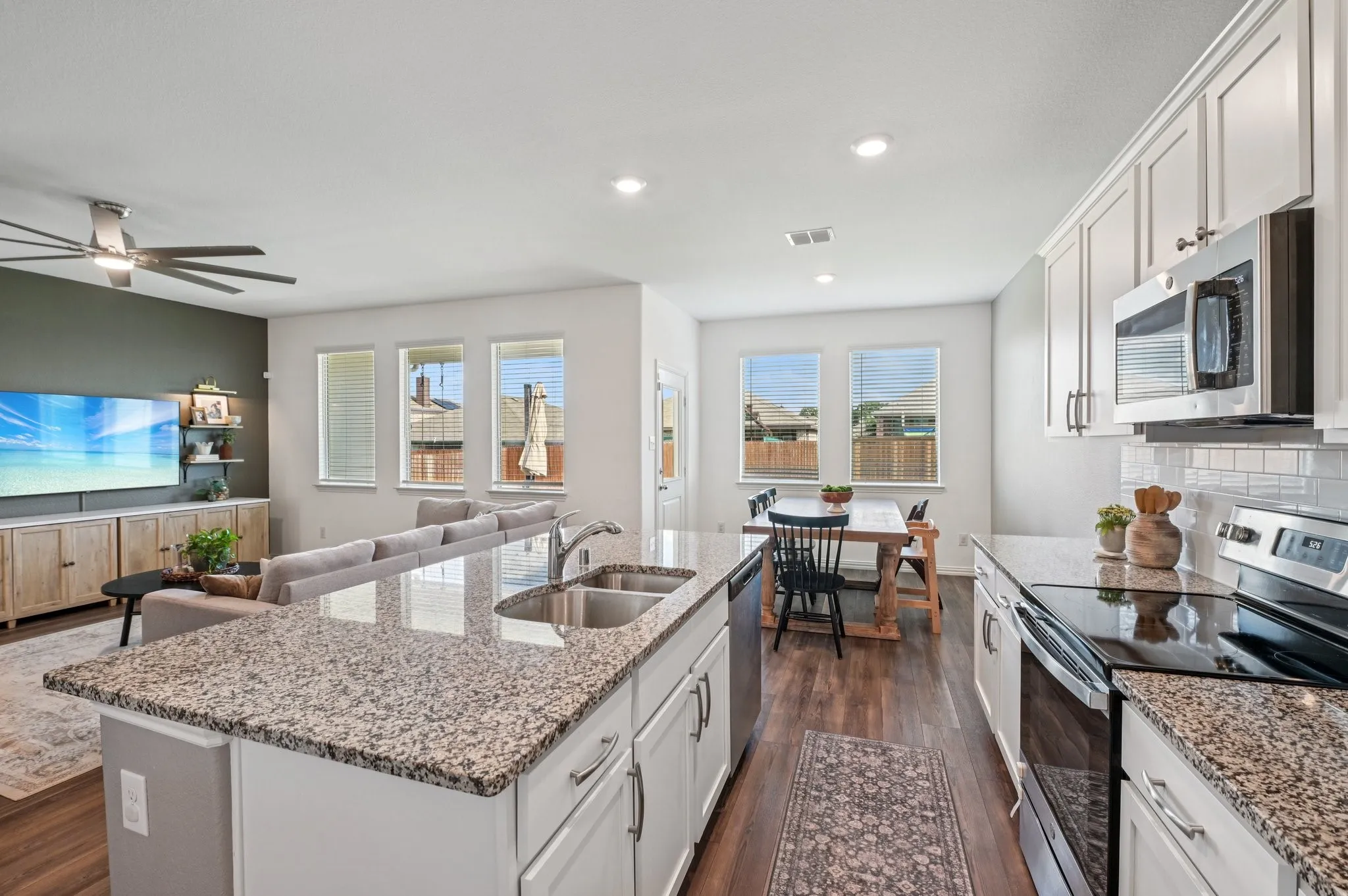 Single Family Residence For Rent in Denton County , 11600 Silver Queen Drive, Aubrey, Texas 76227, 4 Bedroom, 2 Bathroom, 2 Garage spaces, 1,838 Sqft, built in 2022, mls#21367510, Real Estate Agent in Aubrey, Homes For Rent in Denton county, Homes For Rent in Aubrey, Realtor in Aubrey Texas, Real Estate Brokerage Independent Realty Texas, Luminita Cordes Realtor