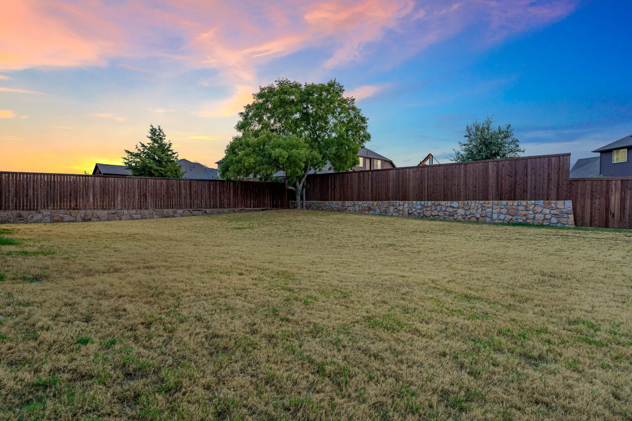 Single Family Residence For Sale in Collin County , 1600 Wichita Drive, Prosper, Texas 75078, 4 Bedroom, 5 Bathroom, 3 Garage spaces, 4,637 Sqft, built in 2018, mls#21367502, Real Estate Agent in Prosper, Homes For Sale in Collin county, Homes For Sale in Prosper, Realtor in Prosper Texas, Real Estate Brokerage Independent Realty Texas, Luminita Cordes Realtor