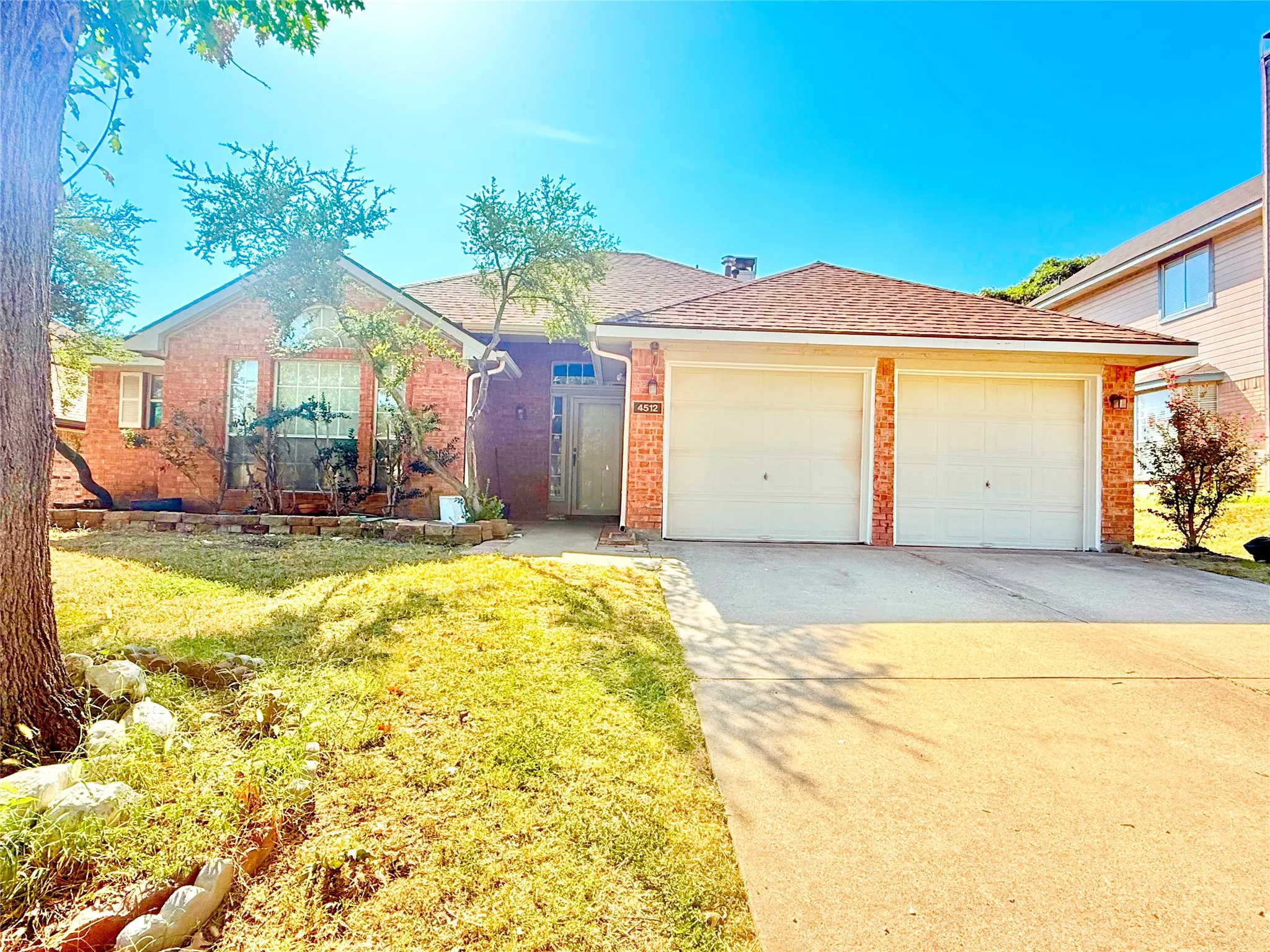 Single Family Residence For Rent in Tarrant County , 4512 Queenswood Drive, Grand Prairie, Texas 75052, 3 Bedroom, 2 Bathroom, 2 Garage spaces, 1,695 Sqft, built in 1991, mls#21358967, Real Estate Agent in Grand Prairie, Homes For Rent in Tarrant county, Homes For Rent in Grand Prairie, Realtor in Grand Prairie Texas, Real Estate Brokerage Independent Realty Texas, Luminita Cordes Realtor