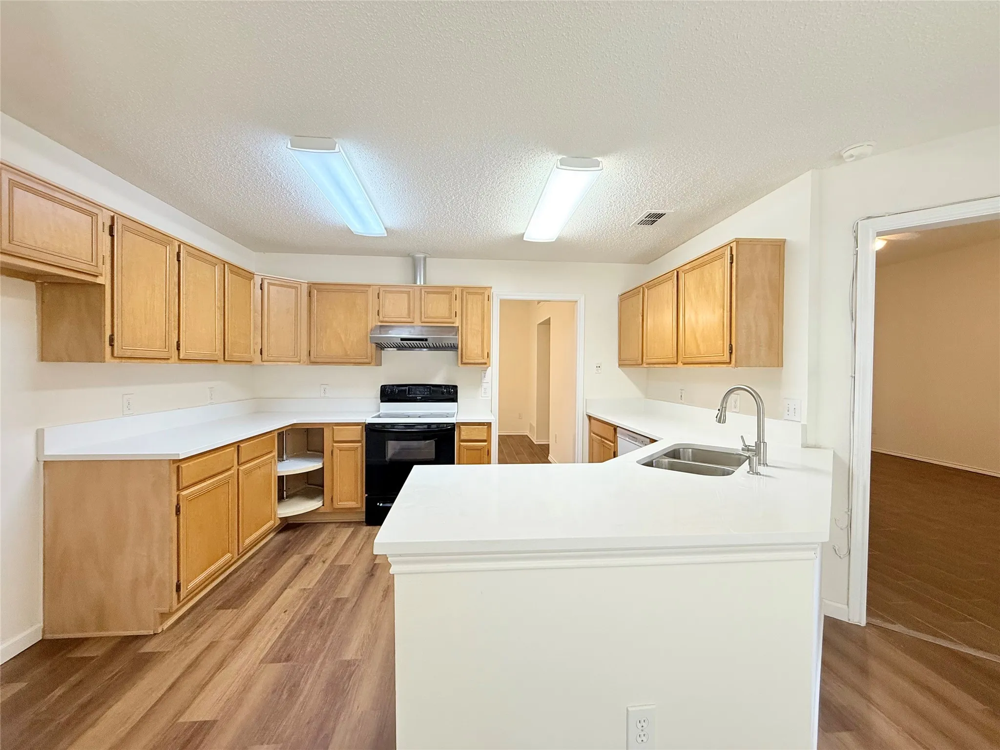 Single Family Residence For Rent in Tarrant County , 4512 Queenswood Drive, Grand Prairie, Texas 75052, 3 Bedroom, 2 Bathroom, 2 Garage spaces, 1,695 Sqft, built in 1991, mls#21358967, Real Estate Agent in Grand Prairie, Homes For Rent in Tarrant county, Homes For Rent in Grand Prairie, Realtor in Grand Prairie Texas, Real Estate Brokerage Independent Realty Texas, Luminita Cordes Realtor