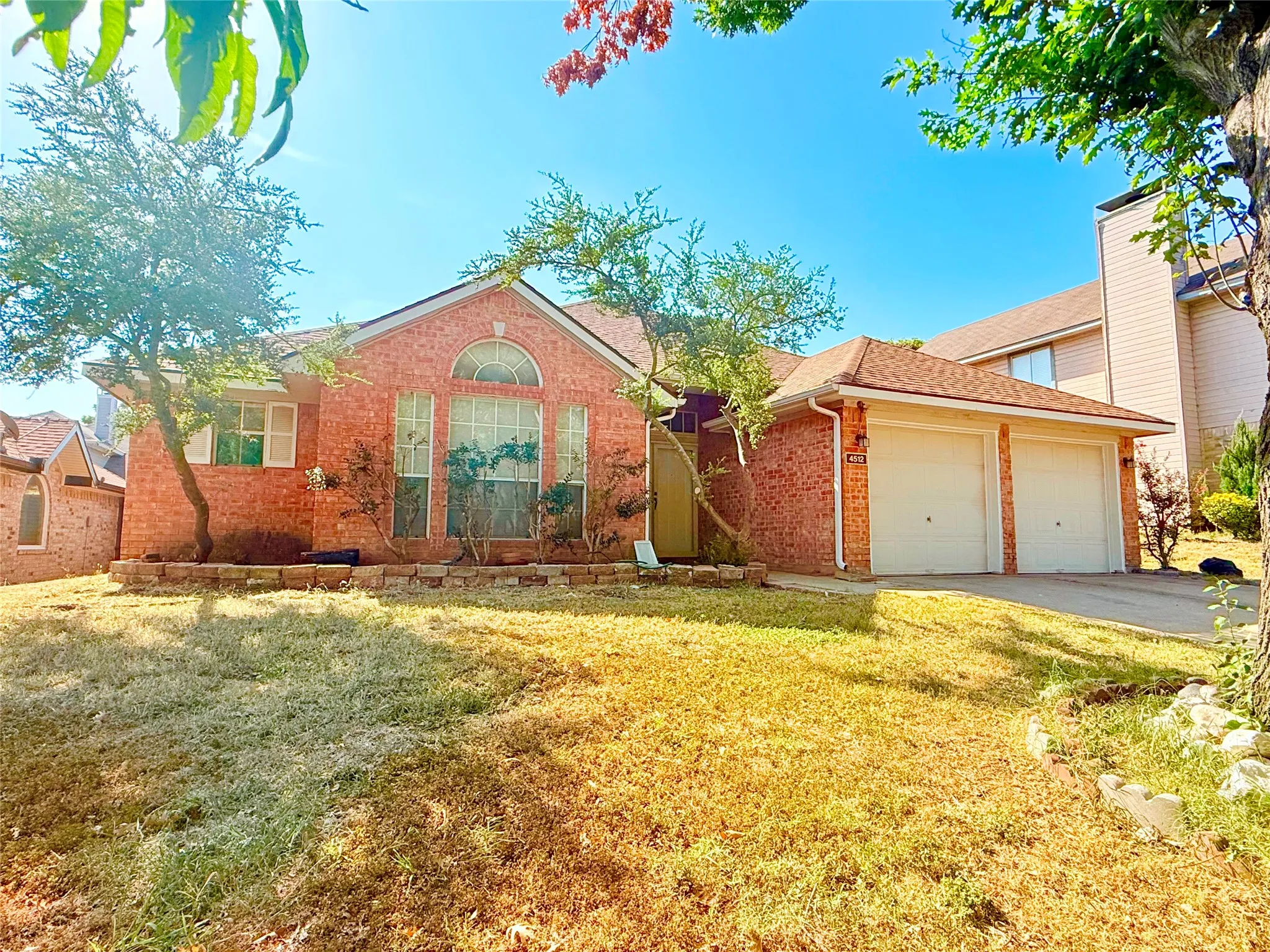 Single Family Residence For Rent in Tarrant County , 4512 Queenswood Drive, Grand Prairie, Texas 75052, 3 Bedroom, 2 Bathroom, 2 Garage spaces, 1,695 Sqft, built in 1991, mls#21358967, Real Estate Agent in Grand Prairie, Homes For Rent in Tarrant county, Homes For Rent in Grand Prairie, Realtor in Grand Prairie Texas, Real Estate Brokerage Independent Realty Texas, Luminita Cordes Realtor