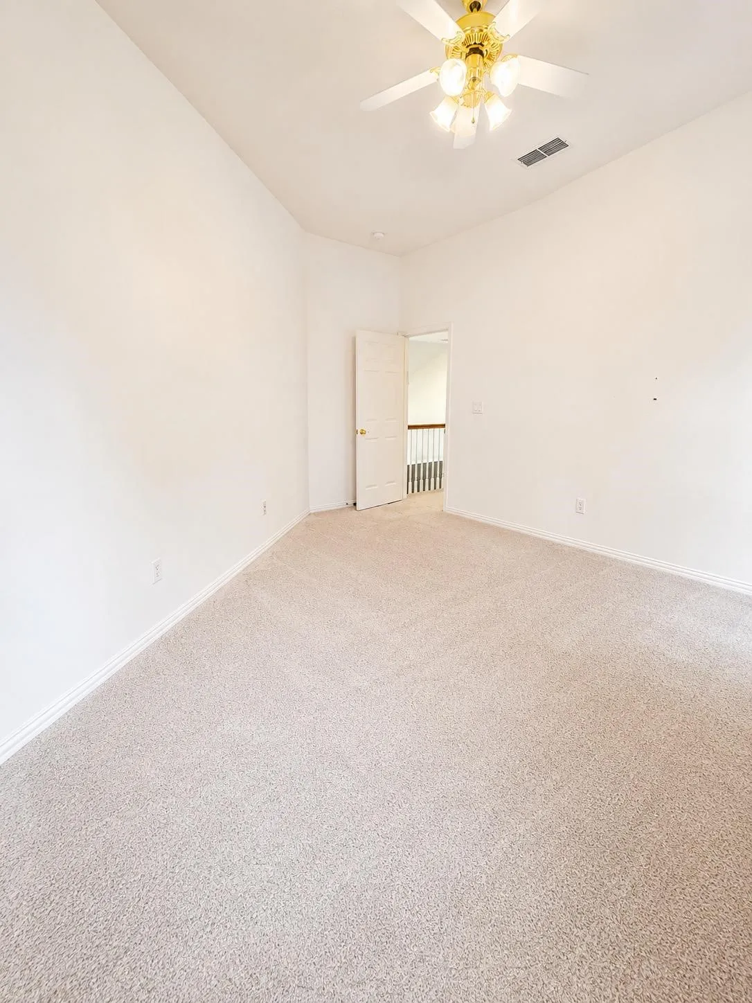Single Family Residence For Rent in Collin County , 18283 Meandering Way, Dallas, Texas 75252, 3 Bedroom, 3 Bathroom, 2 Garage spaces, 2,564 Sqft, built in 1996, mls#21367346, Real Estate Agent in Dallas, Homes For Rent in Collin county, Homes For Rent in Dallas, Realtor in Dallas Texas, Real Estate Brokerage Independent Realty Texas, Luminita Cordes Realtor