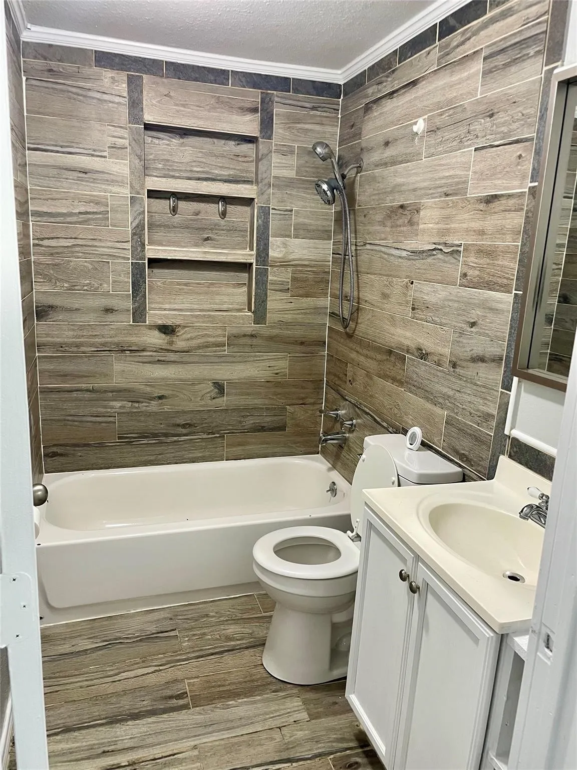 Single Family Residence For Rent in Hunt County , 4003 4th Street, Greenville, Texas 75401, 3 Bedroom, 1 Bathroom, Garage spaces, 1,100 Sqft, built in 1953, mls#21367525, Real Estate Agent in Greenville, Homes For Rent in Hunt county, Homes For Rent in Greenville, Realtor in Greenville Texas, Real Estate Brokerage Independent Realty Texas, Luminita Cordes Realtor