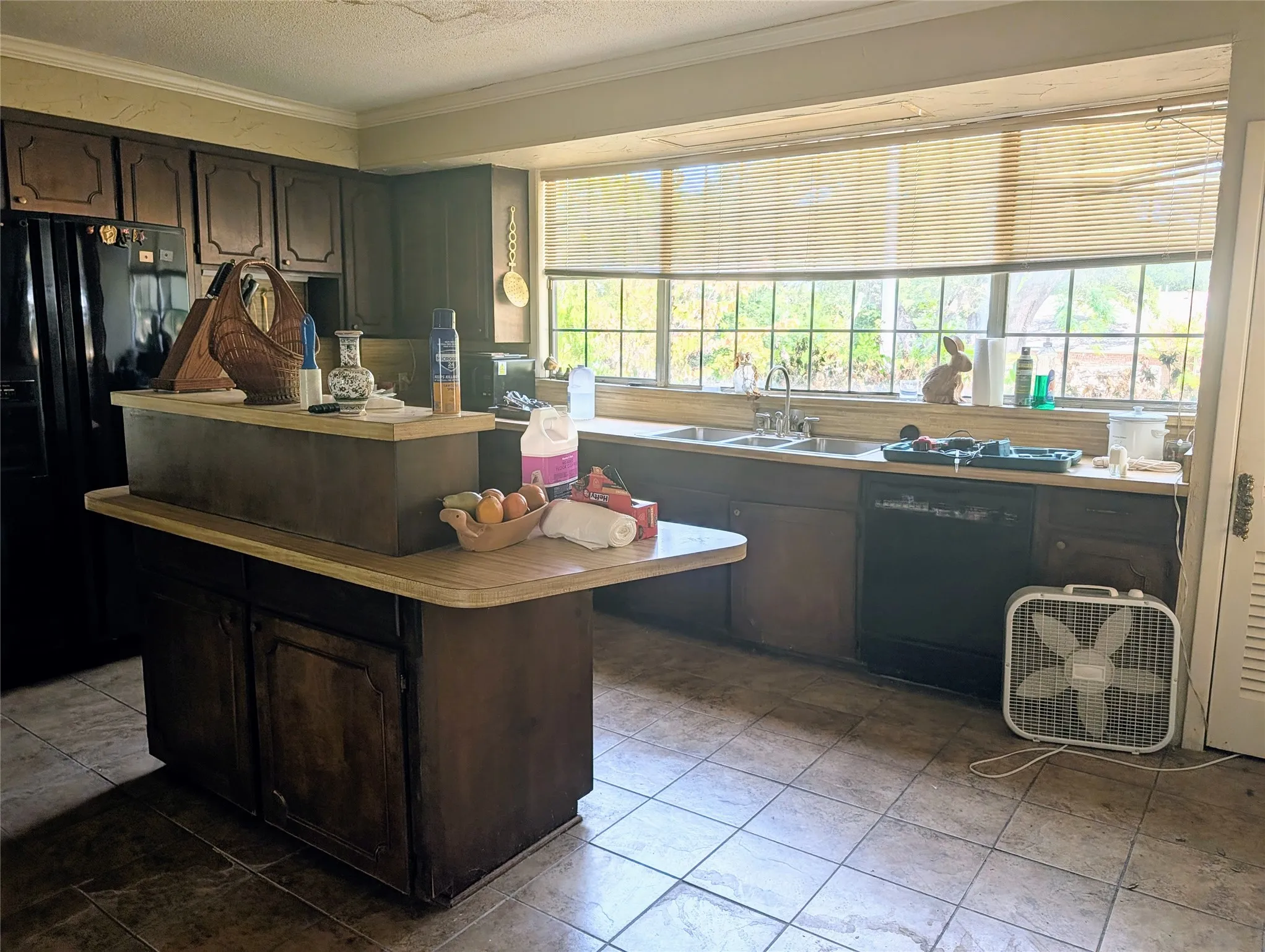 Single Family Residence For Sale in Tarrant County , 215 N Rivercrest Drive, Fort Worth, Texas 76107, 4 Bedroom, 4 Bathroom, Garage spaces, 3,811 Sqft, built in 1939, mls#21367491, Real Estate Agent in Fort Worth, Homes For Sale in Tarrant county, Homes For Sale in Fort Worth, Realtor in Fort Worth Texas, Real Estate Brokerage Independent Realty Texas, Luminita Cordes Realtor