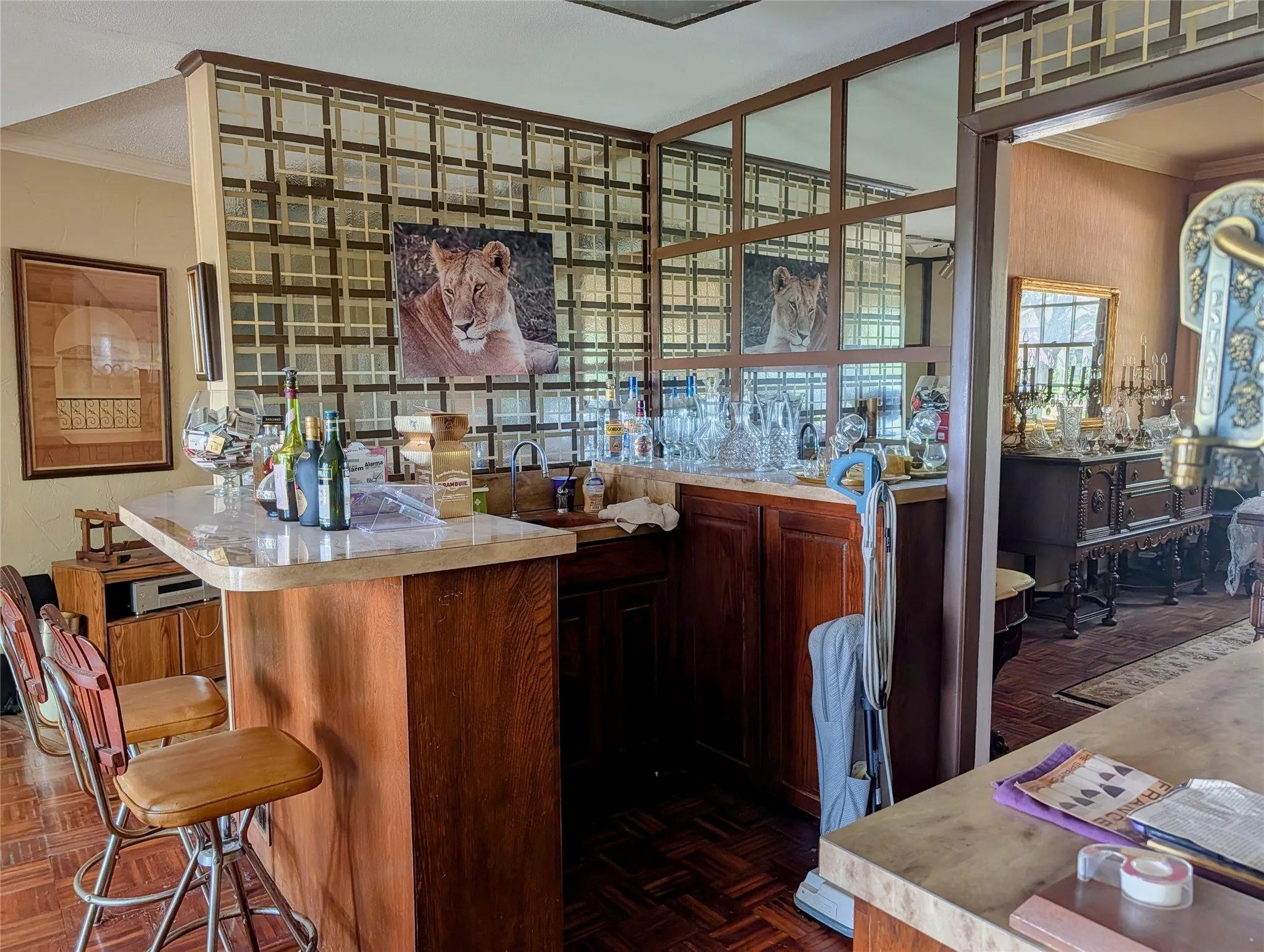 Single Family Residence For Sale in Tarrant County , 215 N Rivercrest Drive, Fort Worth, Texas 76107, 4 Bedroom, 4 Bathroom, Garage spaces, 3,811 Sqft, built in 1939, mls#21367491, Real Estate Agent in Fort Worth, Homes For Sale in Tarrant county, Homes For Sale in Fort Worth, Realtor in Fort Worth Texas, Real Estate Brokerage Independent Realty Texas, Luminita Cordes Realtor