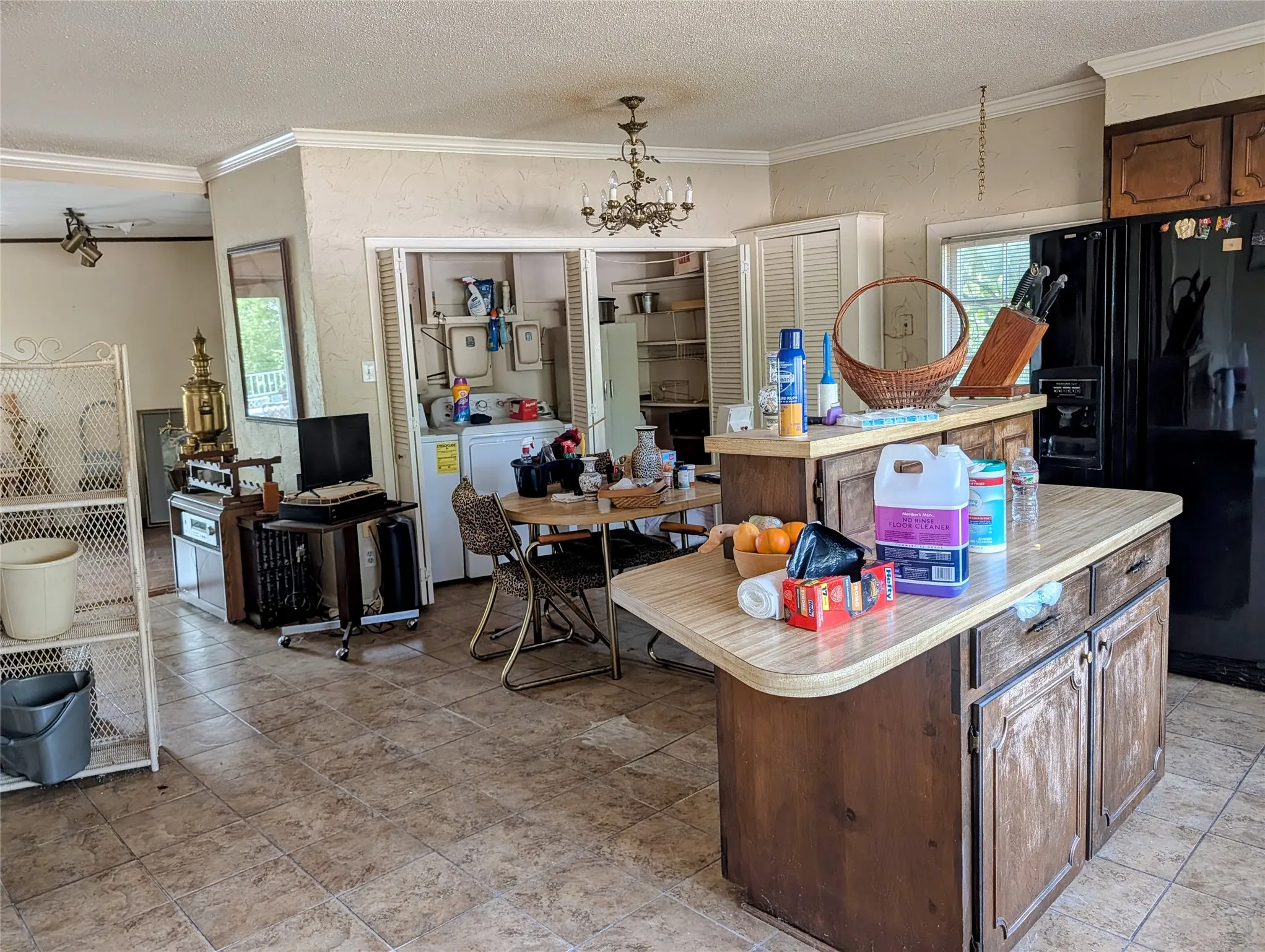 Single Family Residence For Sale in Tarrant County , 215 N Rivercrest Drive, Fort Worth, Texas 76107, 4 Bedroom, 4 Bathroom, Garage spaces, 3,811 Sqft, built in 1939, mls#21367491, Real Estate Agent in Fort Worth, Homes For Sale in Tarrant county, Homes For Sale in Fort Worth, Realtor in Fort Worth Texas, Real Estate Brokerage Independent Realty Texas, Luminita Cordes Realtor