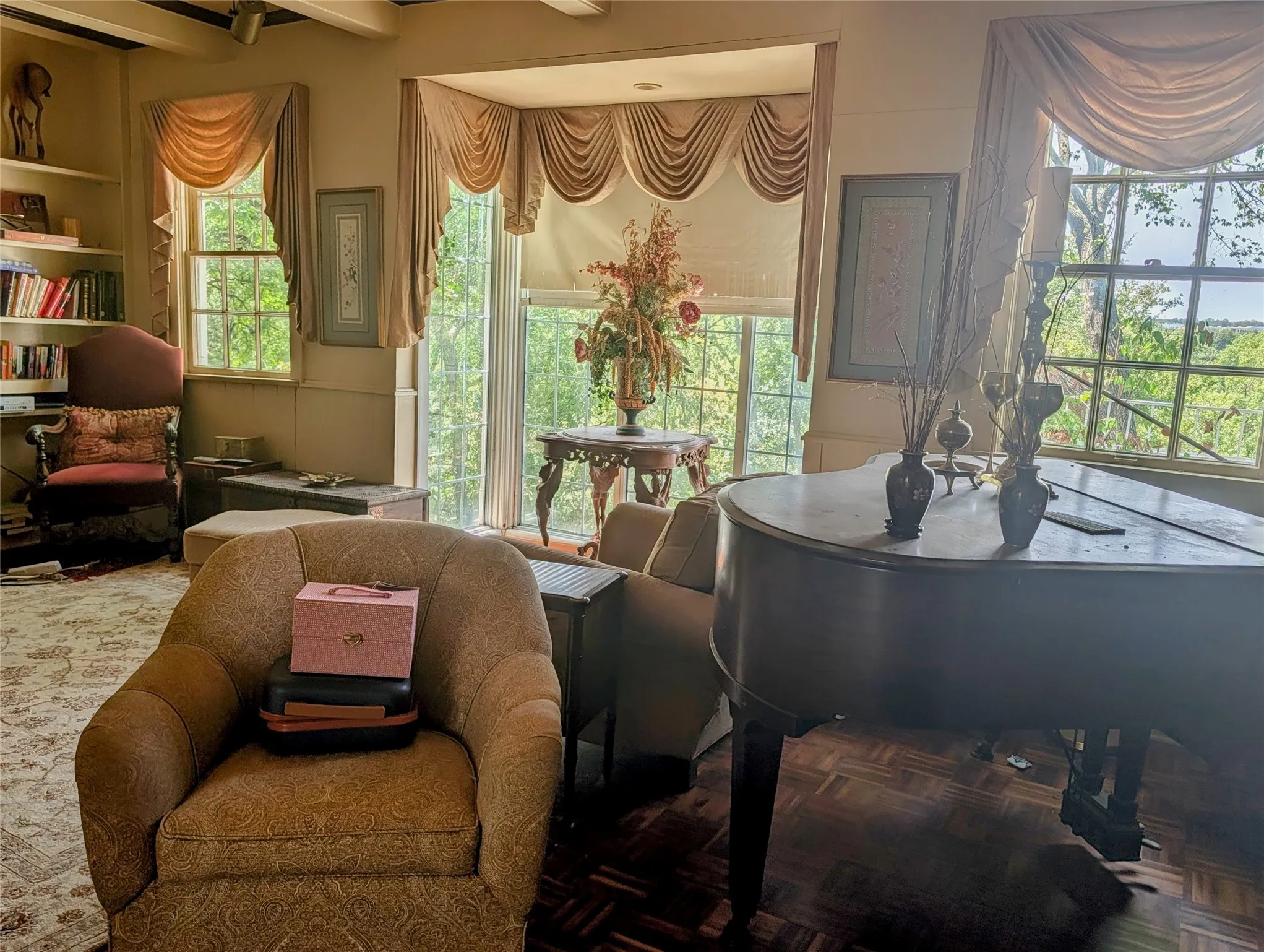 Single Family Residence For Sale in Tarrant County , 215 N Rivercrest Drive, Fort Worth, Texas 76107, 4 Bedroom, 4 Bathroom, Garage spaces, 3,811 Sqft, built in 1939, mls#21367491, Real Estate Agent in Fort Worth, Homes For Sale in Tarrant county, Homes For Sale in Fort Worth, Realtor in Fort Worth Texas, Real Estate Brokerage Independent Realty Texas, Luminita Cordes Realtor