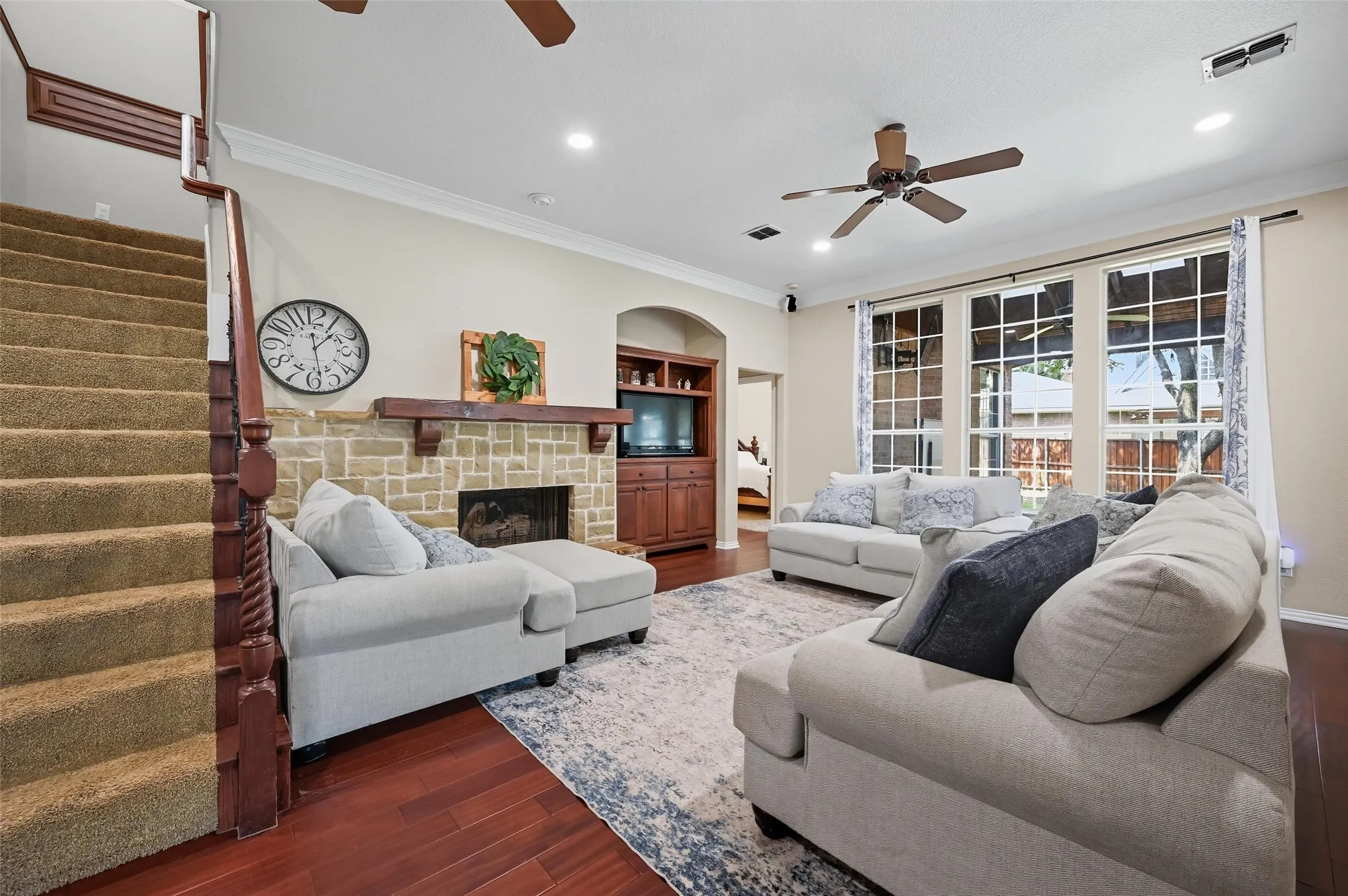 Single Family Residence For Rent in Denton County , 2208 Cheshire Drive, Flower Mound, Texas 75028, 5 Bedroom, 3 Bathroom, 2 Garage spaces, 2,884 Sqft, built in 1997, mls#21362200, Real Estate Agent in Flower Mound, Homes For Rent in Denton county, Homes For Rent in Flower Mound, Realtor in Flower Mound Texas, Real Estate Brokerage Independent Realty Texas, Luminita Cordes Realtor