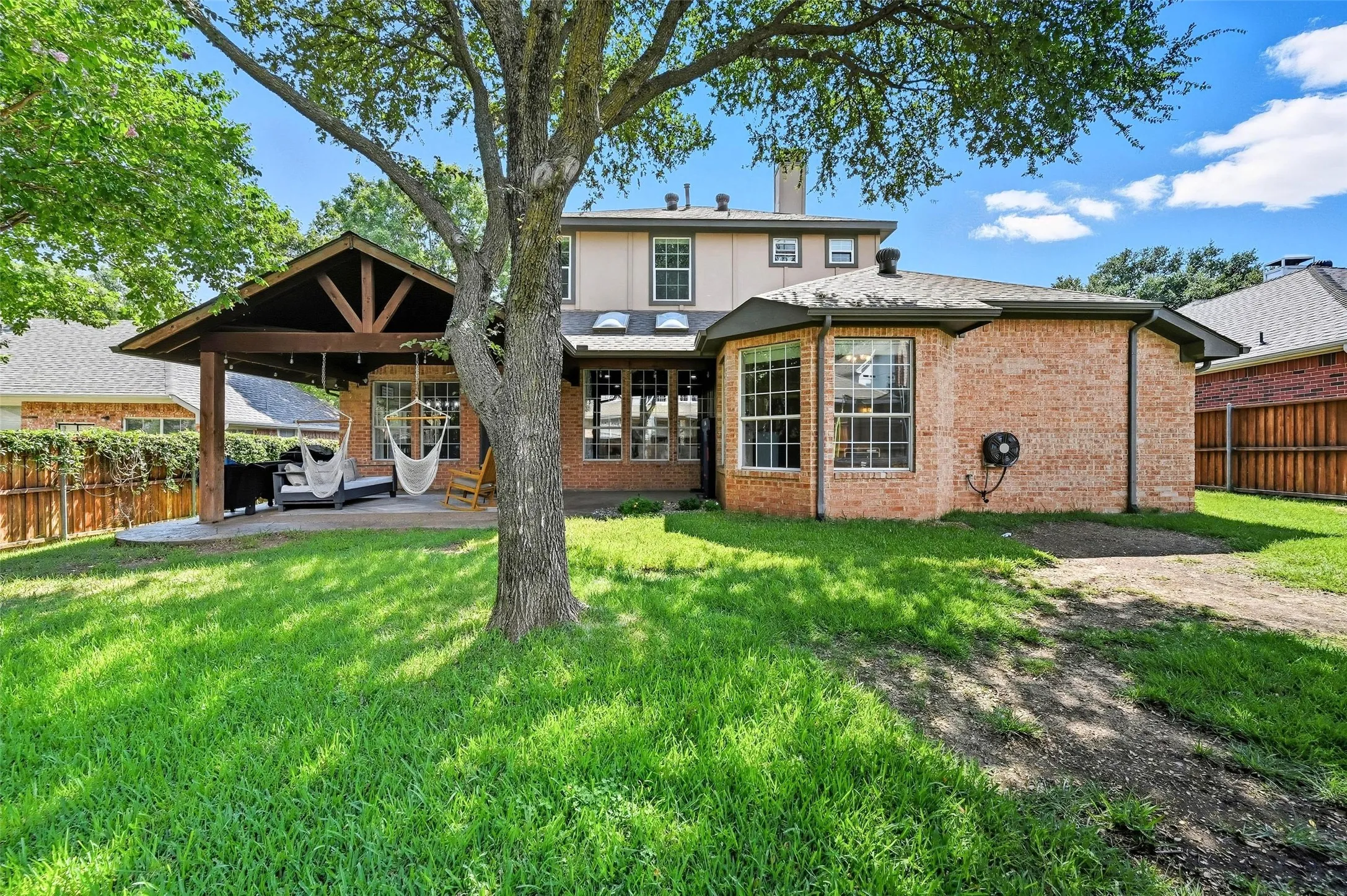 Single Family Residence For Rent in Denton County , 2208 Cheshire Drive, Flower Mound, Texas 75028, 5 Bedroom, 3 Bathroom, 2 Garage spaces, 2,884 Sqft, built in 1997, mls#21362200, Real Estate Agent in Flower Mound, Homes For Rent in Denton county, Homes For Rent in Flower Mound, Realtor in Flower Mound Texas, Real Estate Brokerage Independent Realty Texas, Luminita Cordes Realtor
