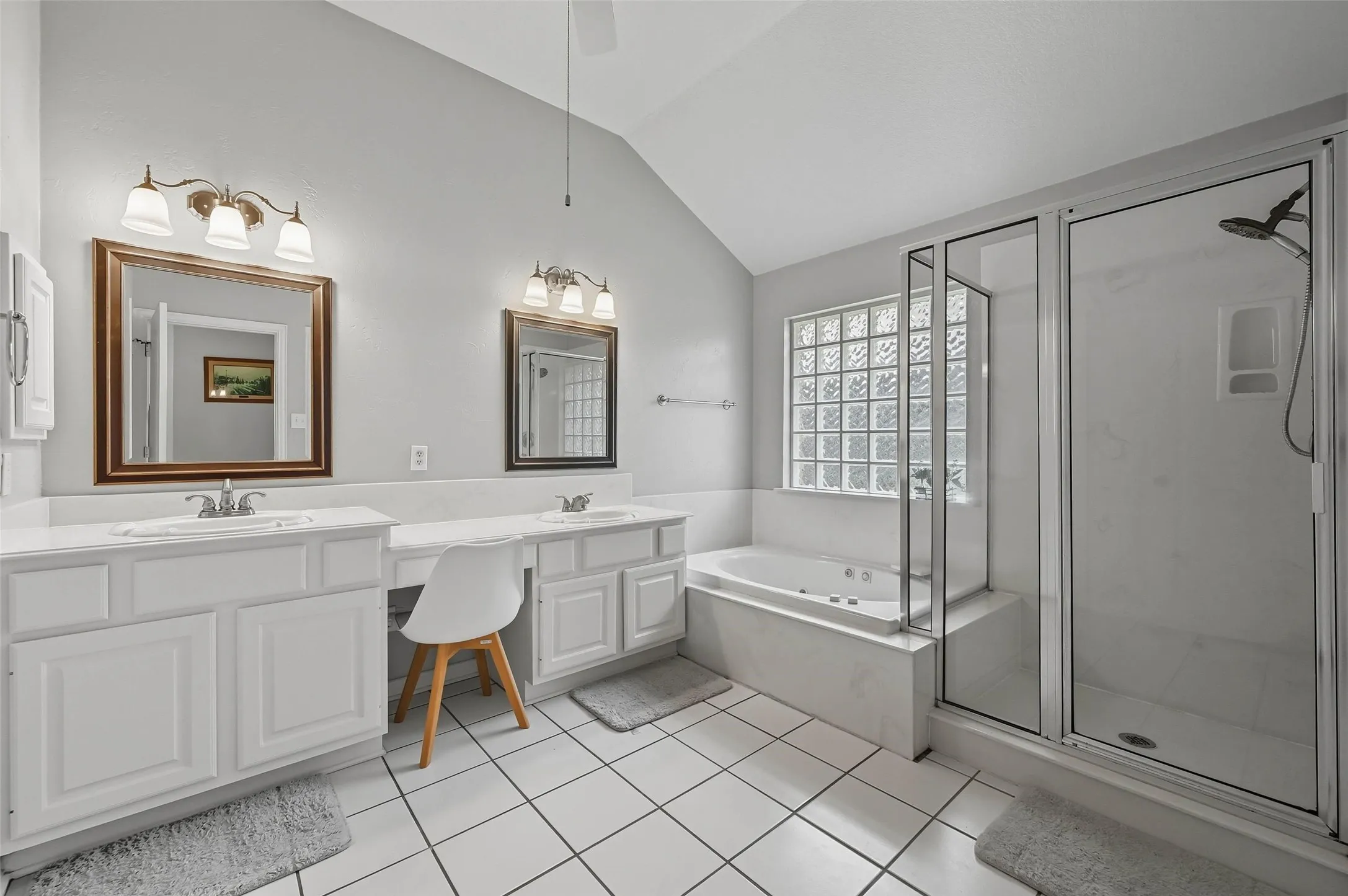 Single Family Residence For Rent in Denton County , 2208 Cheshire Drive, Flower Mound, Texas 75028, 5 Bedroom, 3 Bathroom, 2 Garage spaces, 2,884 Sqft, built in 1997, mls#21362200, Real Estate Agent in Flower Mound, Homes For Rent in Denton county, Homes For Rent in Flower Mound, Realtor in Flower Mound Texas, Real Estate Brokerage Independent Realty Texas, Luminita Cordes Realtor