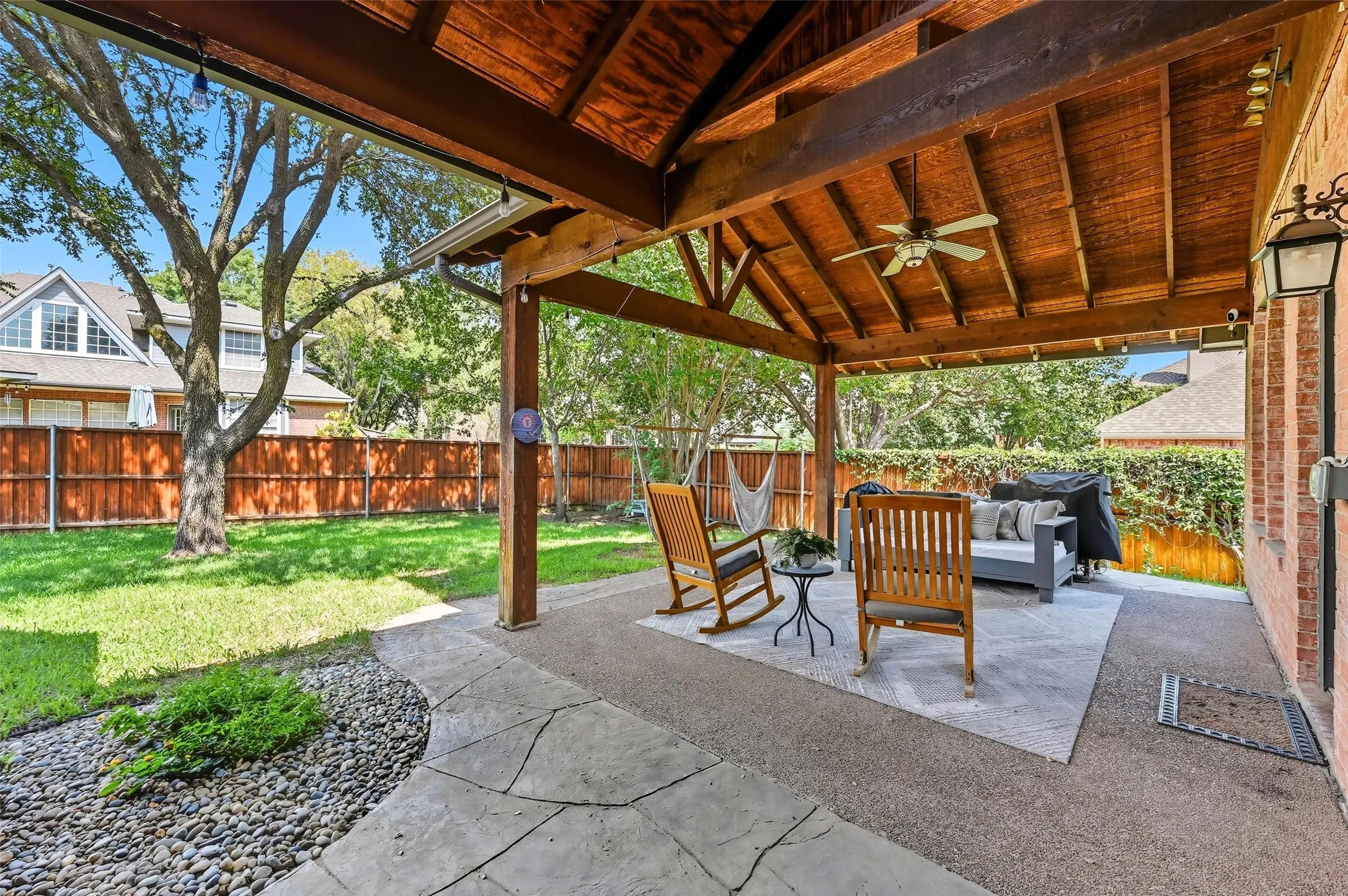 Single Family Residence For Rent in Denton County , 2208 Cheshire Drive, Flower Mound, Texas 75028, 5 Bedroom, 3 Bathroom, 2 Garage spaces, 2,884 Sqft, built in 1997, mls#21362200, Real Estate Agent in Flower Mound, Homes For Rent in Denton county, Homes For Rent in Flower Mound, Realtor in Flower Mound Texas, Real Estate Brokerage Independent Realty Texas, Luminita Cordes Realtor