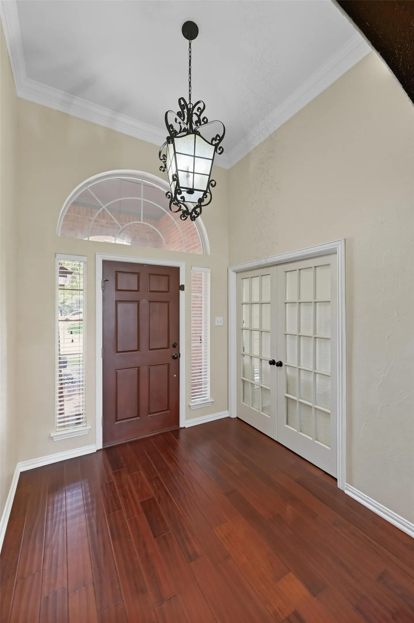 Single Family Residence For Rent in Denton County , 2208 Cheshire Drive, Flower Mound, Texas 75028, 5 Bedroom, 3 Bathroom, 2 Garage spaces, 2,884 Sqft, built in 1997, mls#21362200, Real Estate Agent in Flower Mound, Homes For Rent in Denton county, Homes For Rent in Flower Mound, Realtor in Flower Mound Texas, Real Estate Brokerage Independent Realty Texas, Luminita Cordes Realtor