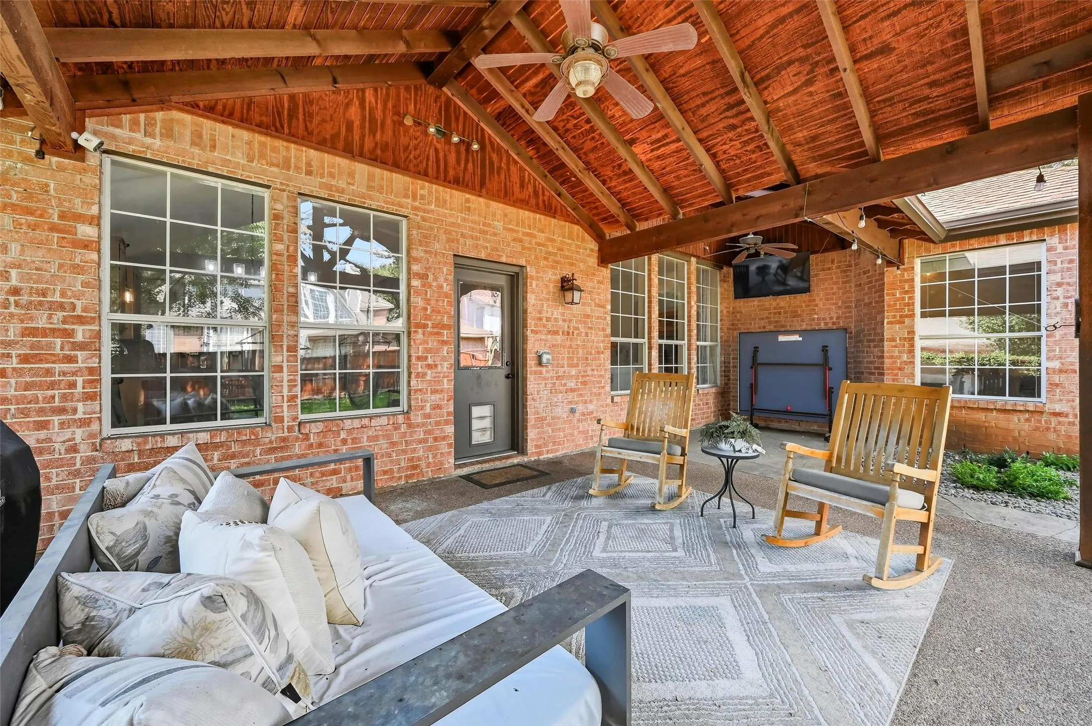Single Family Residence For Rent in Denton County , 2208 Cheshire Drive, Flower Mound, Texas 75028, 5 Bedroom, 3 Bathroom, 2 Garage spaces, 2,884 Sqft, built in 1997, mls#21362200, Real Estate Agent in Flower Mound, Homes For Rent in Denton county, Homes For Rent in Flower Mound, Realtor in Flower Mound Texas, Real Estate Brokerage Independent Realty Texas, Luminita Cordes Realtor