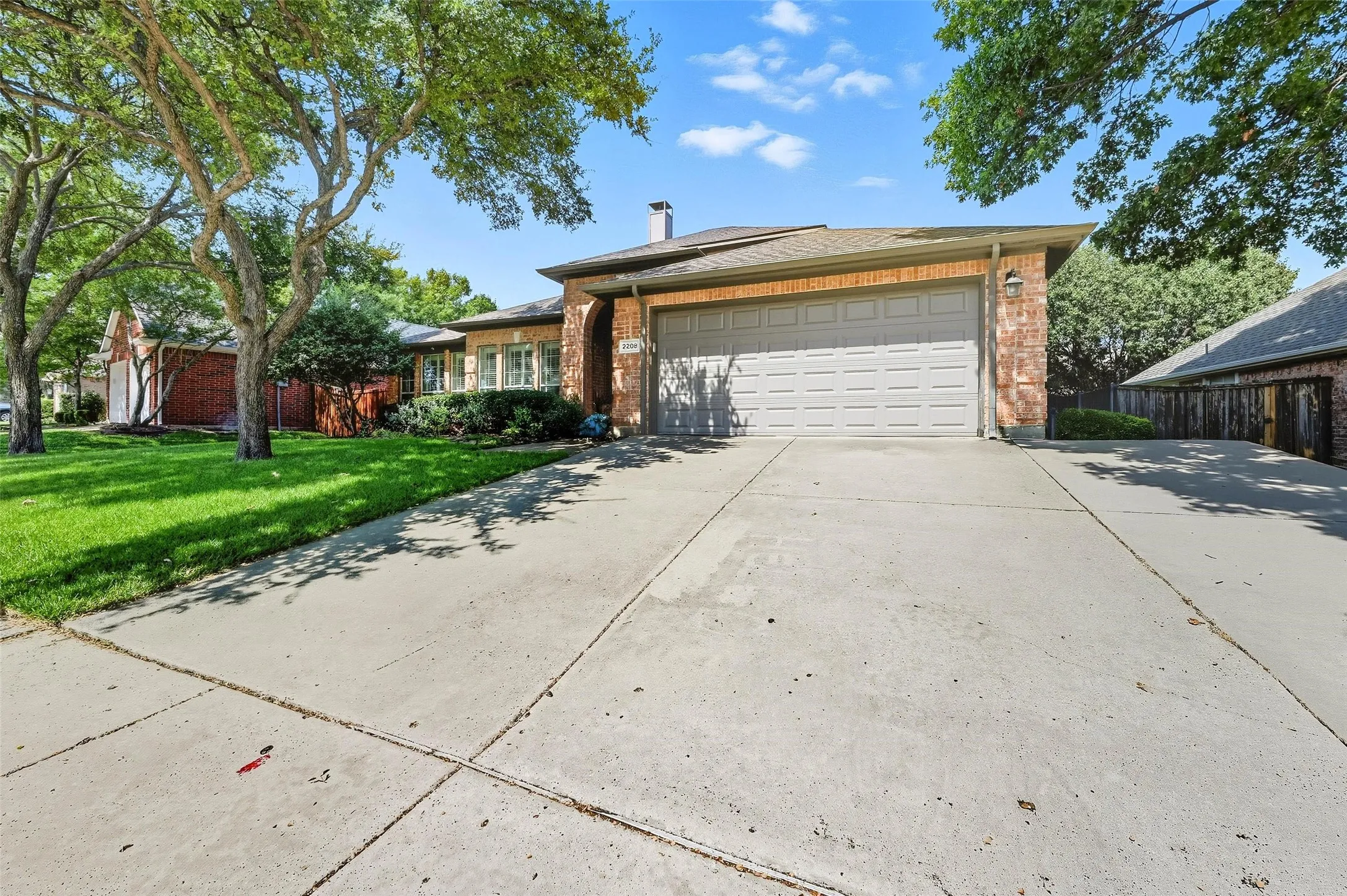 Single Family Residence For Rent in Denton County , 2208 Cheshire Drive, Flower Mound, Texas 75028, 5 Bedroom, 3 Bathroom, 2 Garage spaces, 2,884 Sqft, built in 1997, mls#21362200, Real Estate Agent in Flower Mound, Homes For Rent in Denton county, Homes For Rent in Flower Mound, Realtor in Flower Mound Texas, Real Estate Brokerage Independent Realty Texas, Luminita Cordes Realtor
