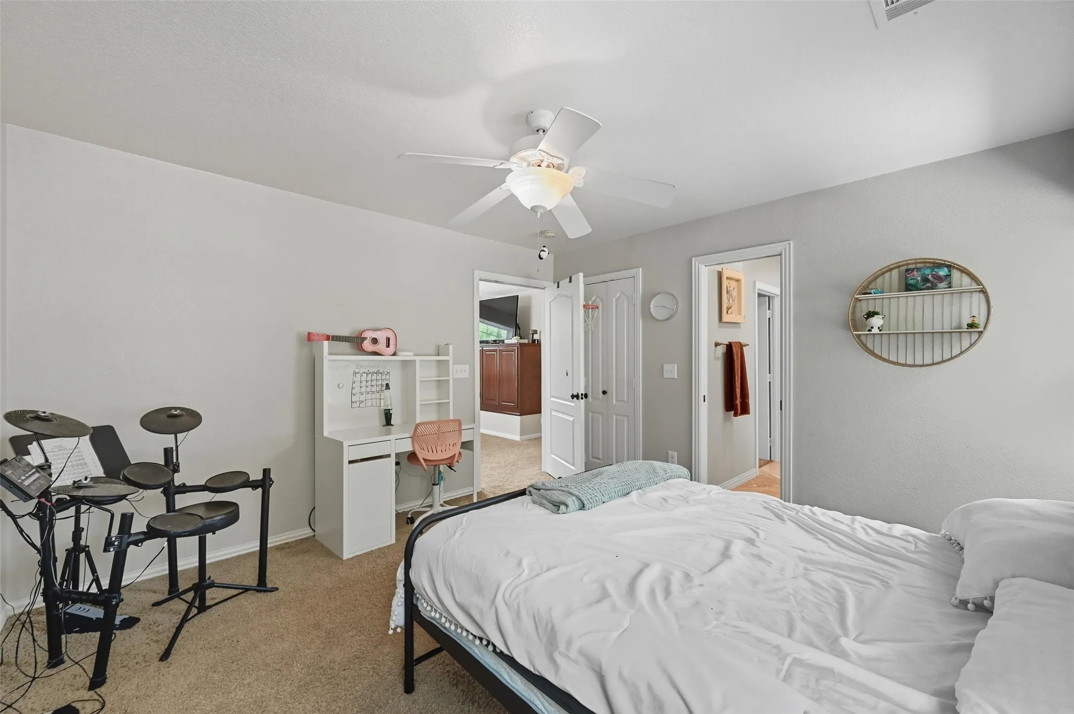 Single Family Residence For Rent in Denton County , 2208 Cheshire Drive, Flower Mound, Texas 75028, 5 Bedroom, 3 Bathroom, 2 Garage spaces, 2,884 Sqft, built in 1997, mls#21362200, Real Estate Agent in Flower Mound, Homes For Rent in Denton county, Homes For Rent in Flower Mound, Realtor in Flower Mound Texas, Real Estate Brokerage Independent Realty Texas, Luminita Cordes Realtor
