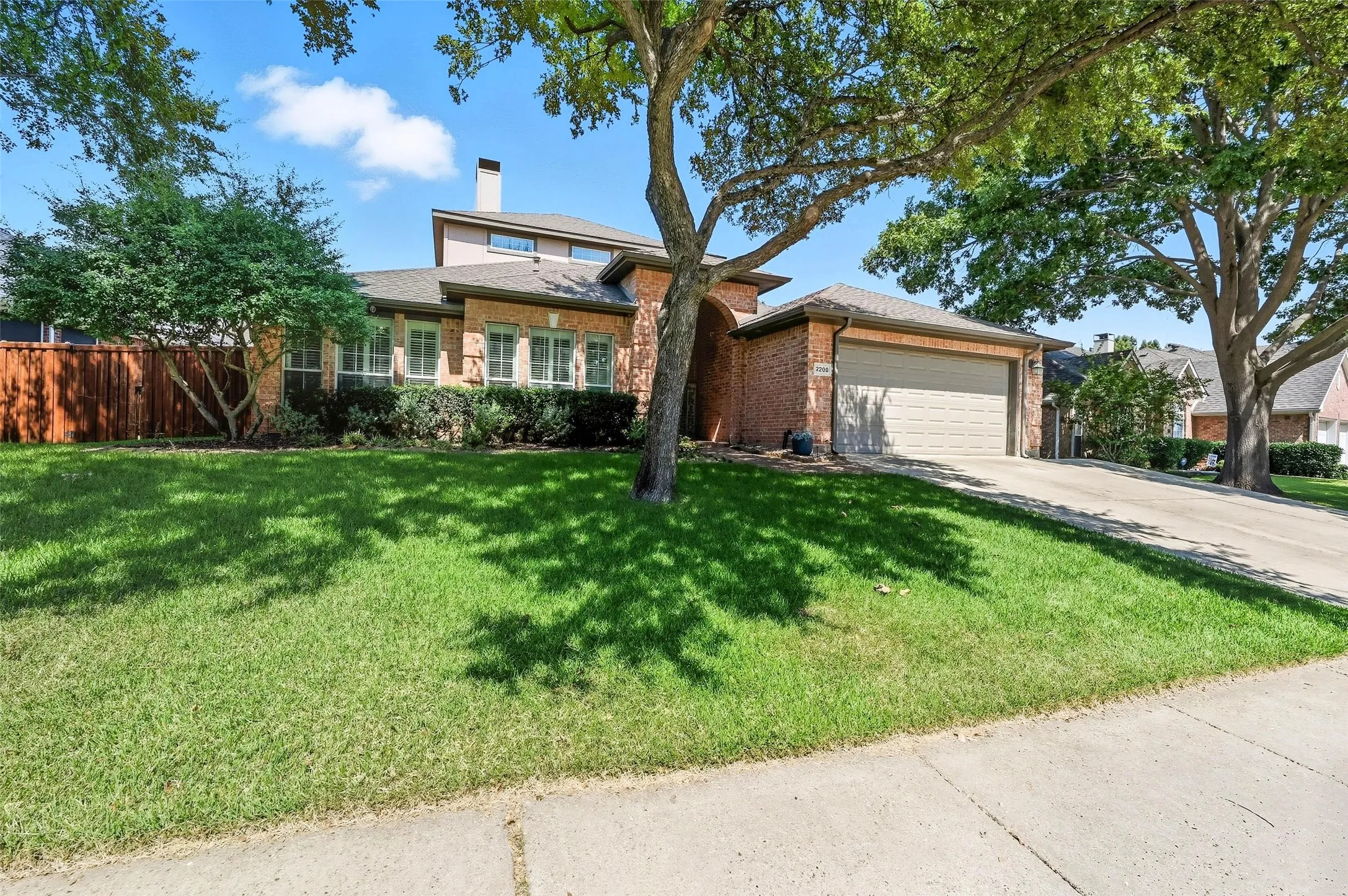 Single Family Residence For Rent in Denton County , 2208 Cheshire Drive, Flower Mound, Texas 75028, 5 Bedroom, 3 Bathroom, 2 Garage spaces, 2,884 Sqft, built in 1997, mls#21362200, Real Estate Agent in Flower Mound, Homes For Rent in Denton county, Homes For Rent in Flower Mound, Realtor in Flower Mound Texas, Real Estate Brokerage Independent Realty Texas, Luminita Cordes Realtor