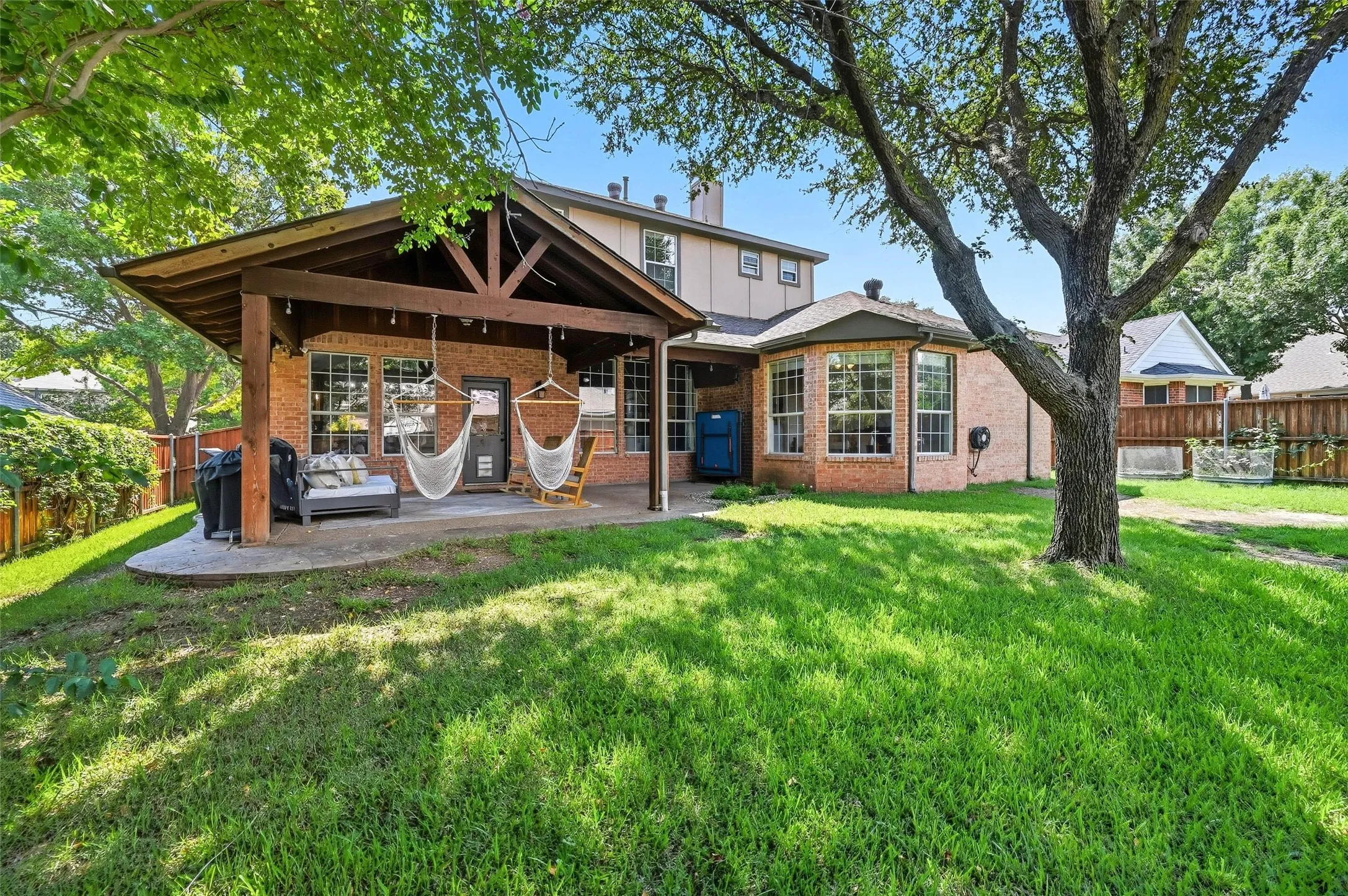 Single Family Residence For Rent in Denton County , 2208 Cheshire Drive, Flower Mound, Texas 75028, 5 Bedroom, 3 Bathroom, 2 Garage spaces, 2,884 Sqft, built in 1997, mls#21362200, Real Estate Agent in Flower Mound, Homes For Rent in Denton county, Homes For Rent in Flower Mound, Realtor in Flower Mound Texas, Real Estate Brokerage Independent Realty Texas, Luminita Cordes Realtor