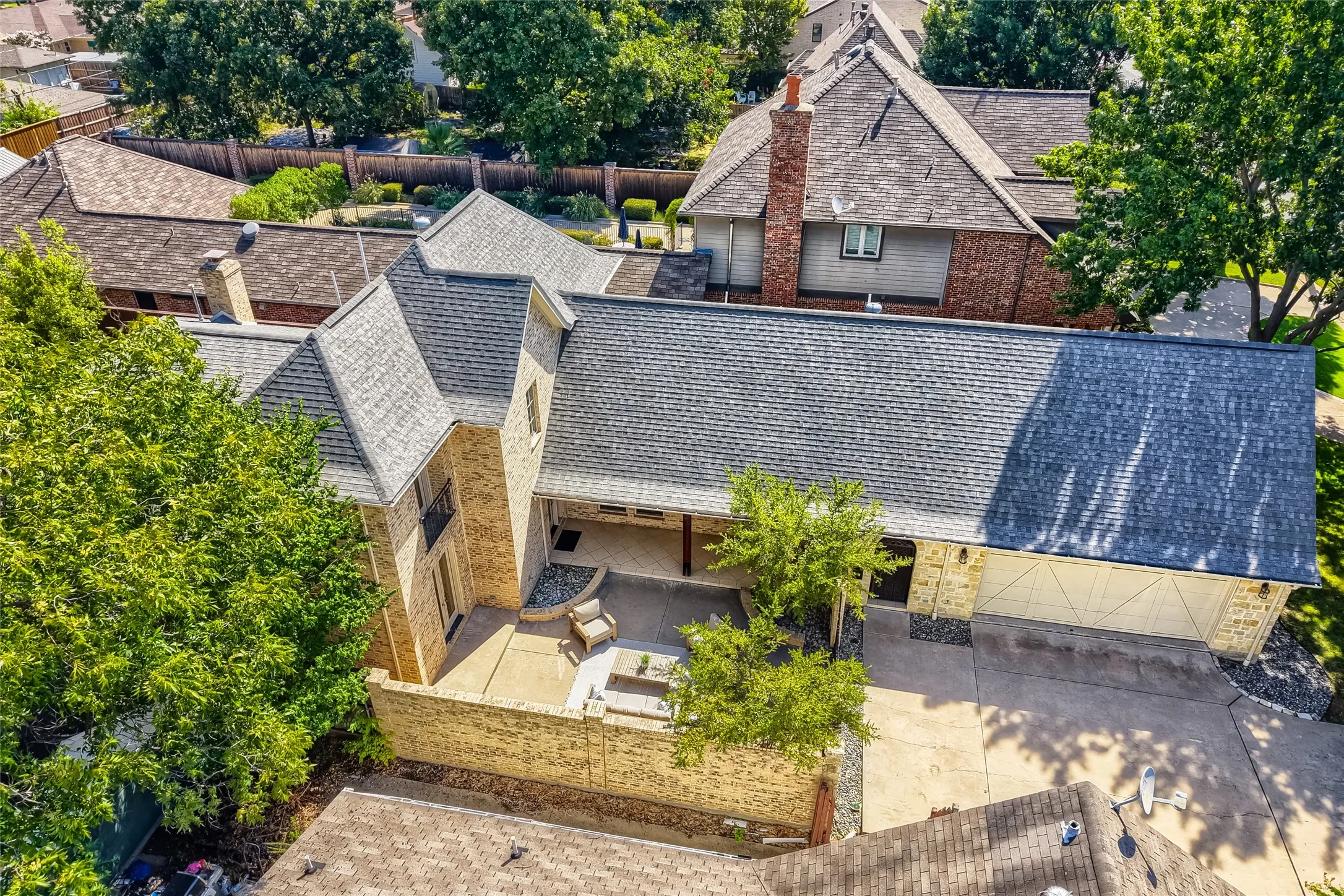 Single Family Residence For Sale in Dallas County , 6335 Vanderbilt Avenue, Dallas, Texas 75214, 3 Bedroom, 3 Bathroom, 2 Garage spaces, 2,324 Sqft, built in 2008, mls#21367516, Real Estate Agent in Dallas, Homes For Sale in Dallas county, Homes For Sale in Dallas, Realtor in Dallas Texas, Real Estate Brokerage Independent Realty Texas, Luminita Cordes Realtor