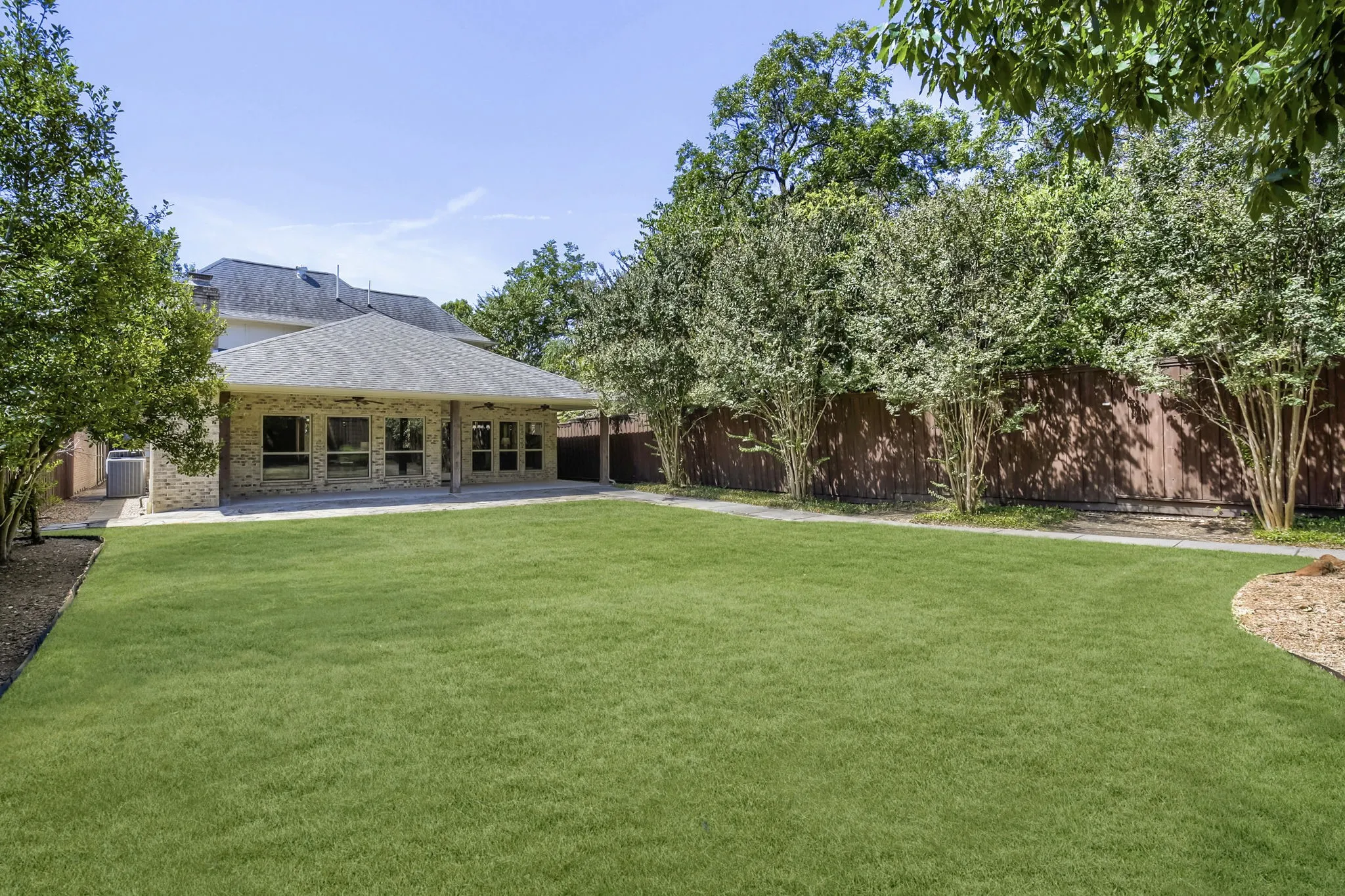 Single Family Residence For Sale in Dallas County , 6335 Vanderbilt Avenue, Dallas, Texas 75214, 3 Bedroom, 3 Bathroom, 2 Garage spaces, 2,324 Sqft, built in 2008, mls#21367516, Real Estate Agent in Dallas, Homes For Sale in Dallas county, Homes For Sale in Dallas, Realtor in Dallas Texas, Real Estate Brokerage Independent Realty Texas, Luminita Cordes Realtor