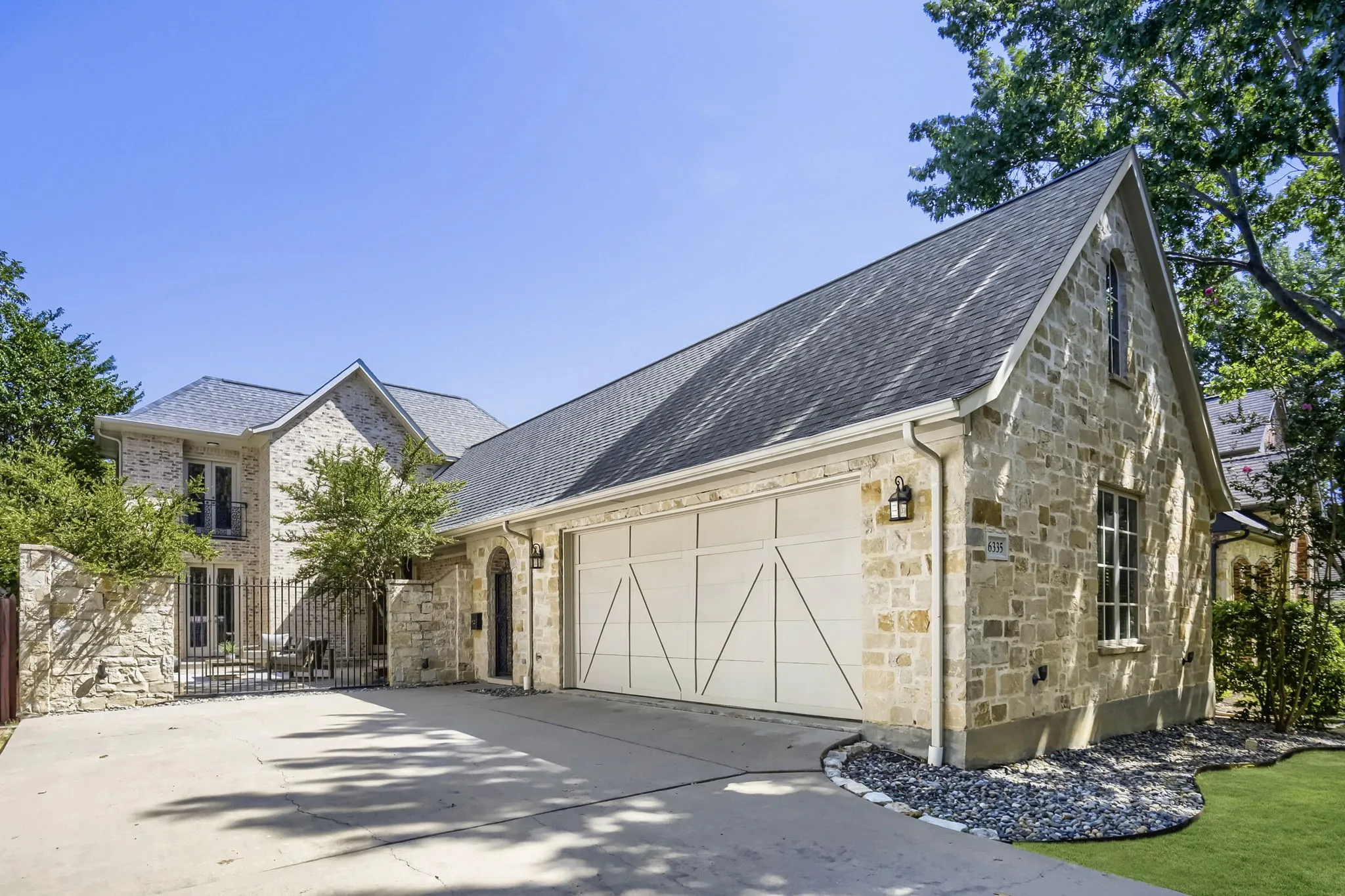 Single Family Residence For Sale in Dallas County , 6335 Vanderbilt Avenue, Dallas, Texas 75214, 3 Bedroom, 3 Bathroom, 2 Garage spaces, 2,324 Sqft, built in 2008, mls#21367516, Real Estate Agent in Dallas, Homes For Sale in Dallas county, Homes For Sale in Dallas, Realtor in Dallas Texas, Real Estate Brokerage Independent Realty Texas, Luminita Cordes Realtor