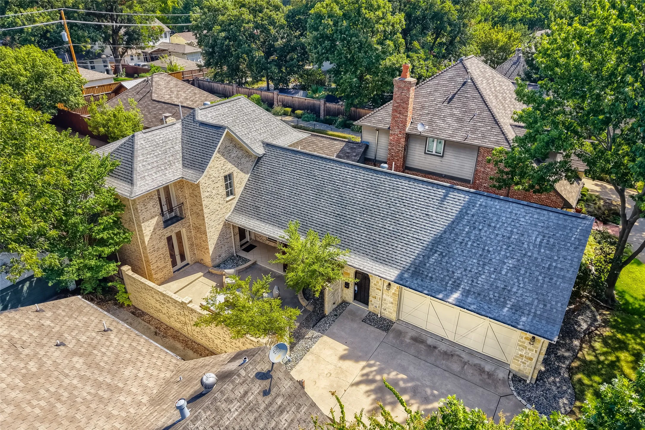 Single Family Residence For Sale in Dallas County , 6335 Vanderbilt Avenue, Dallas, Texas 75214, 3 Bedroom, 3 Bathroom, 2 Garage spaces, 2,324 Sqft, built in 2008, mls#21367516, Real Estate Agent in Dallas, Homes For Sale in Dallas county, Homes For Sale in Dallas, Realtor in Dallas Texas, Real Estate Brokerage Independent Realty Texas, Luminita Cordes Realtor