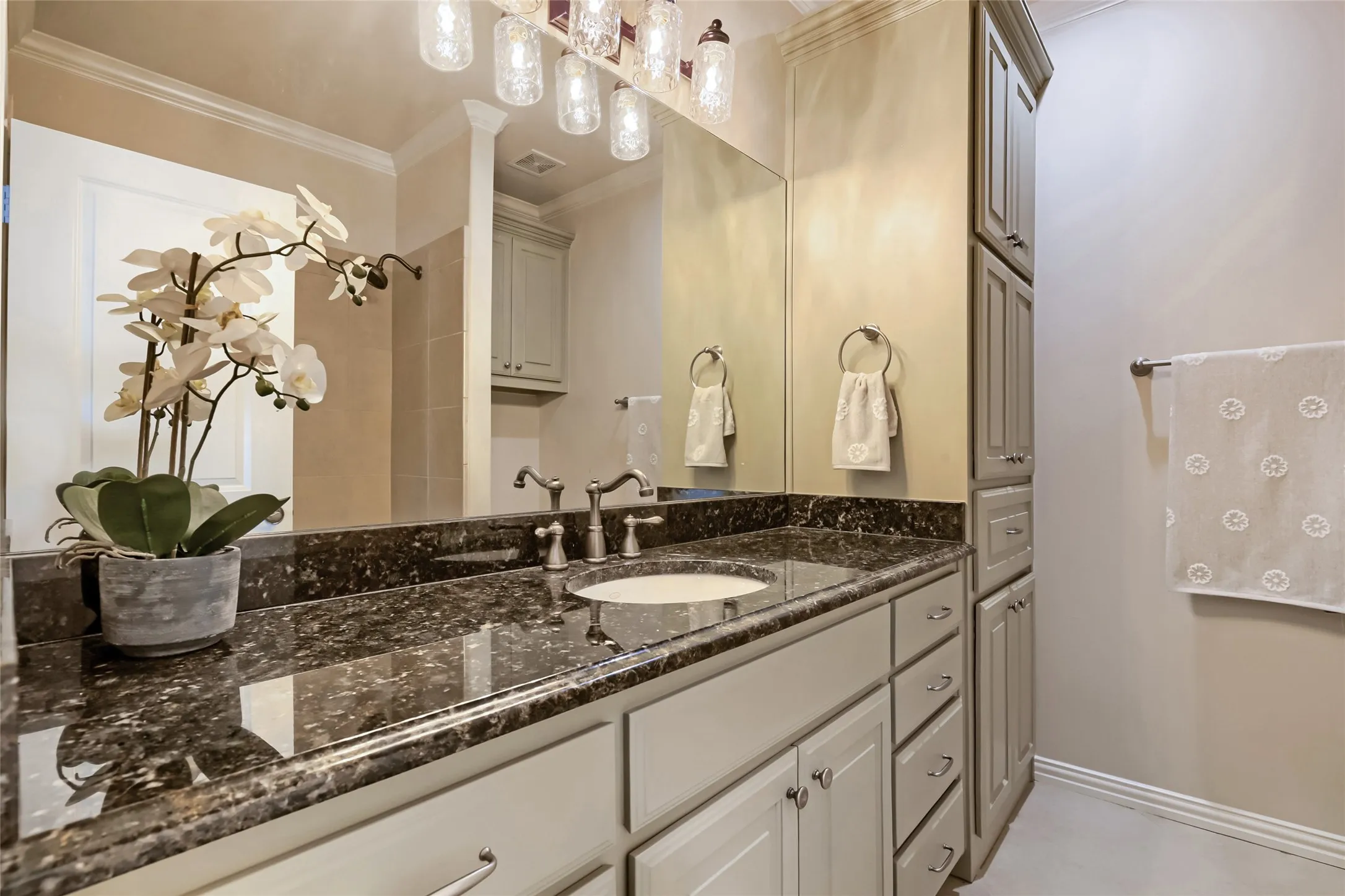Second floor full bath