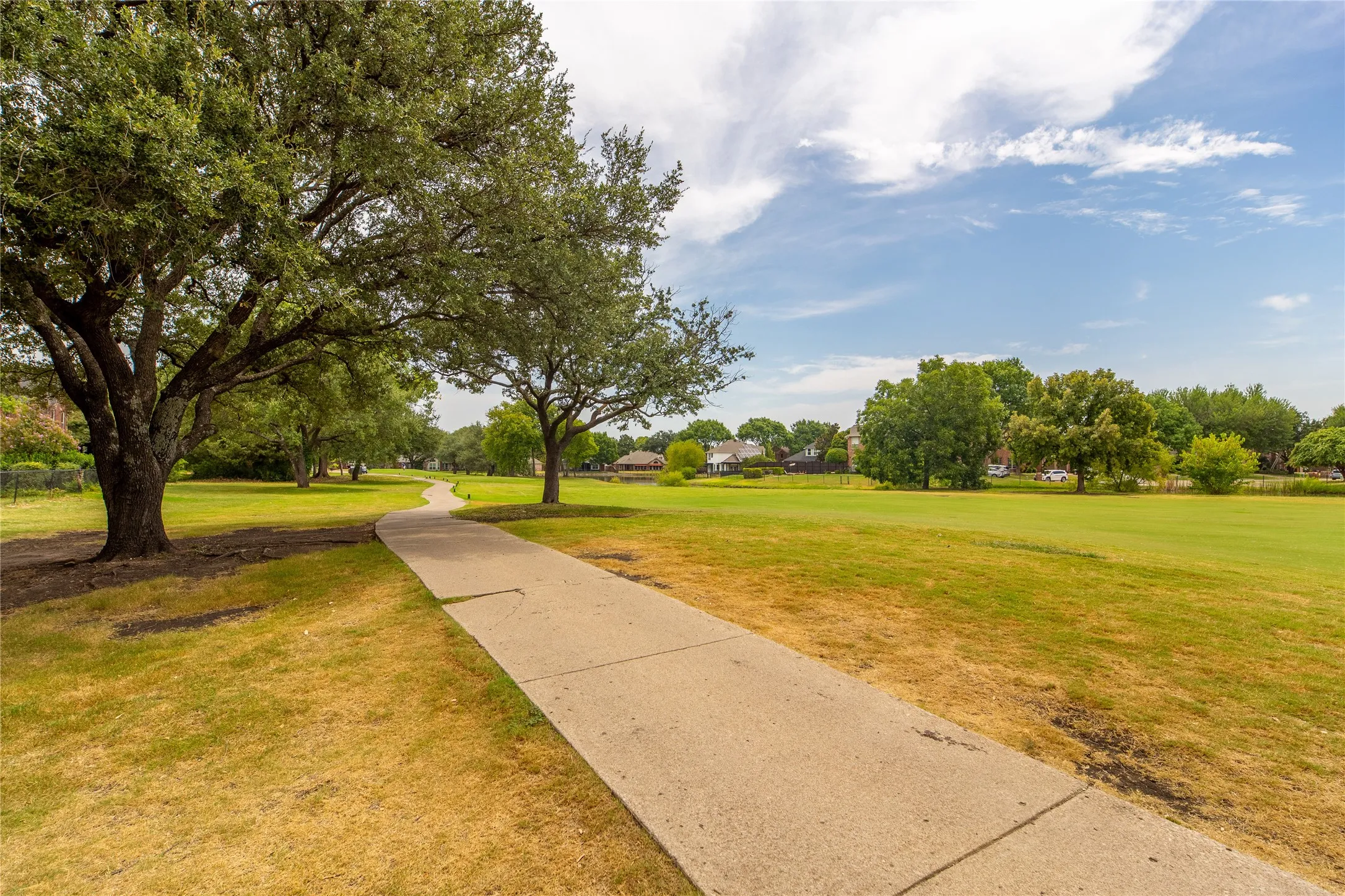 Single Family Residence For Rent in Collin County , 11301 New Orleans Drive, Frisco, Texas 75035, 4 Bedroom, 2 Bathroom, 2 Garage spaces, 2,157 Sqft, built in 1995, mls#21349945, Real Estate Agent in Frisco, Homes For Rent in Collin county, Homes For Rent in Frisco, Realtor in Frisco Texas, Real Estate Brokerage Independent Realty Texas, Luminita Cordes Realtor