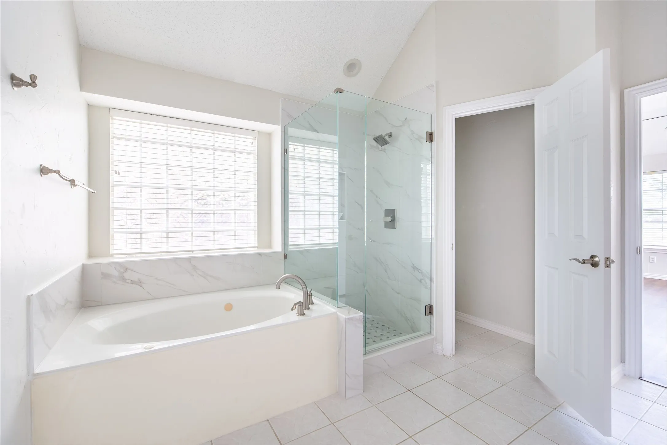 Single Family Residence For Rent in Collin County , 11301 New Orleans Drive, Frisco, Texas 75035, 4 Bedroom, 2 Bathroom, 2 Garage spaces, 2,157 Sqft, built in 1995, mls#21349945, Real Estate Agent in Frisco, Homes For Rent in Collin county, Homes For Rent in Frisco, Realtor in Frisco Texas, Real Estate Brokerage Independent Realty Texas, Luminita Cordes Realtor