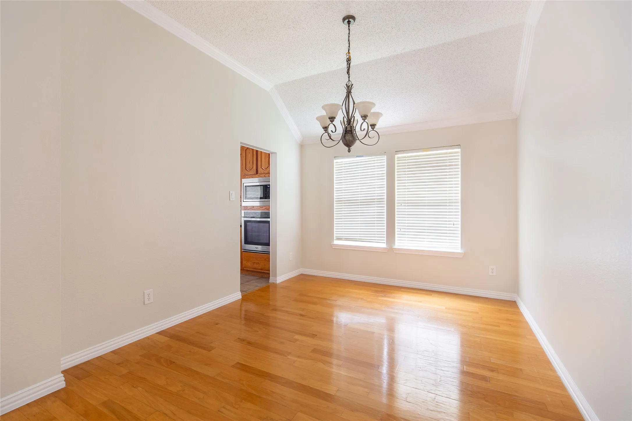 Single Family Residence For Rent in Collin County , 11301 New Orleans Drive, Frisco, Texas 75035, 4 Bedroom, 2 Bathroom, 2 Garage spaces, 2,157 Sqft, built in 1995, mls#21349945, Real Estate Agent in Frisco, Homes For Rent in Collin county, Homes For Rent in Frisco, Realtor in Frisco Texas, Real Estate Brokerage Independent Realty Texas, Luminita Cordes Realtor