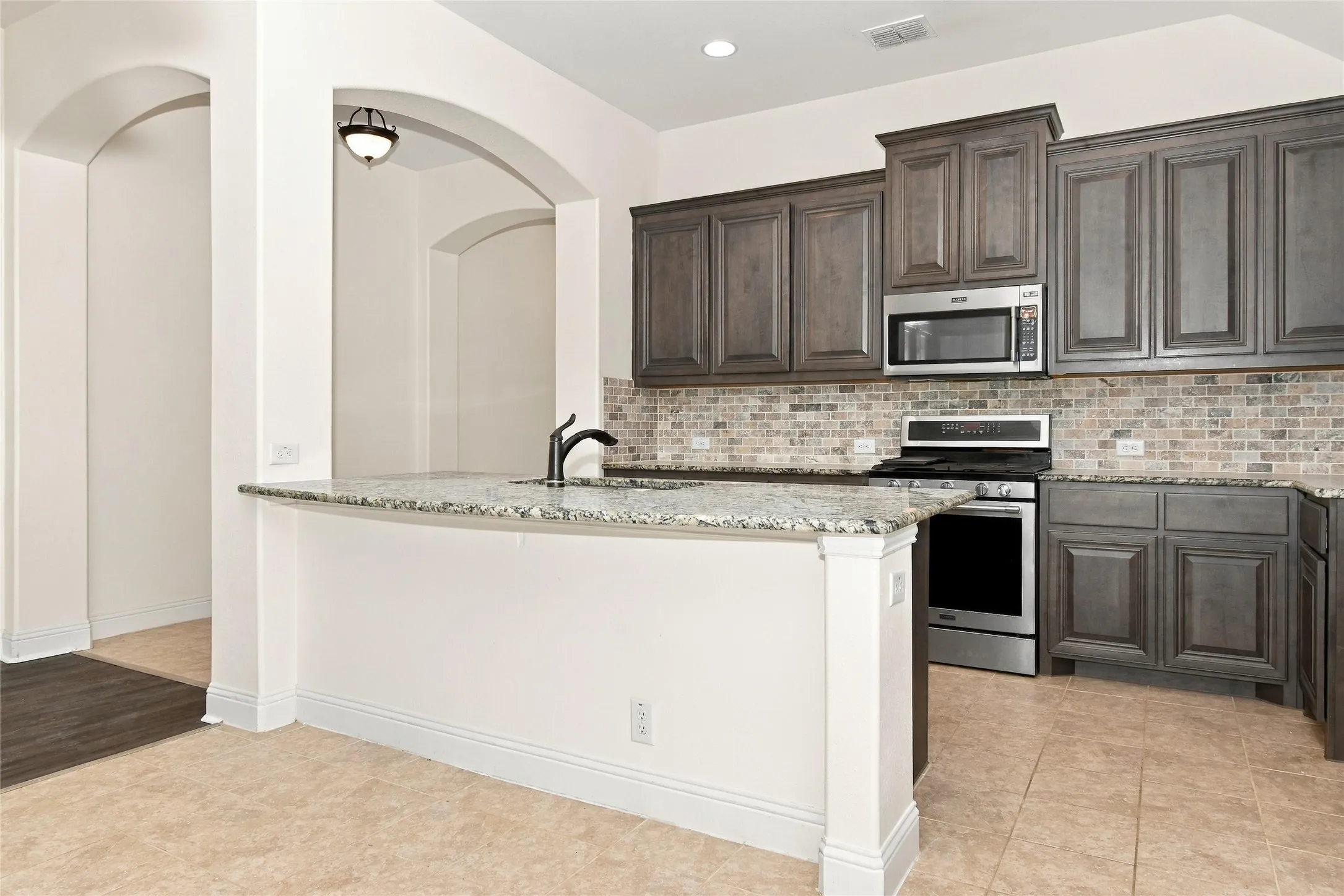 Single Family Residence For Rent in Grayson County , 5205 Ambergate Lane, Sherman, Texas 75092, 4 Bedroom, 2 Bathroom, 2 Garage spaces, 2,229 Sqft, built in 2019, mls#21367528, Real Estate Agent in Sherman, Homes For Rent in Grayson county, Homes For Rent in Sherman, Realtor in Sherman Texas, Real Estate Brokerage Independent Realty Texas, Luminita Cordes Realtor