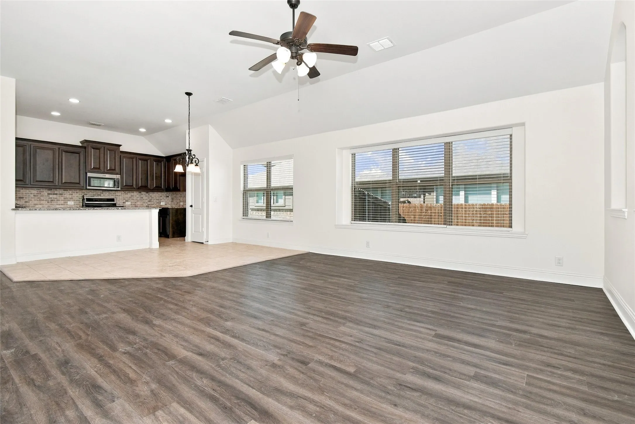 Single Family Residence For Rent in Grayson County , 5205 Ambergate Lane, Sherman, Texas 75092, 4 Bedroom, 2 Bathroom, 2 Garage spaces, 2,229 Sqft, built in 2019, mls#21367528, Real Estate Agent in Sherman, Homes For Rent in Grayson county, Homes For Rent in Sherman, Realtor in Sherman Texas, Real Estate Brokerage Independent Realty Texas, Luminita Cordes Realtor