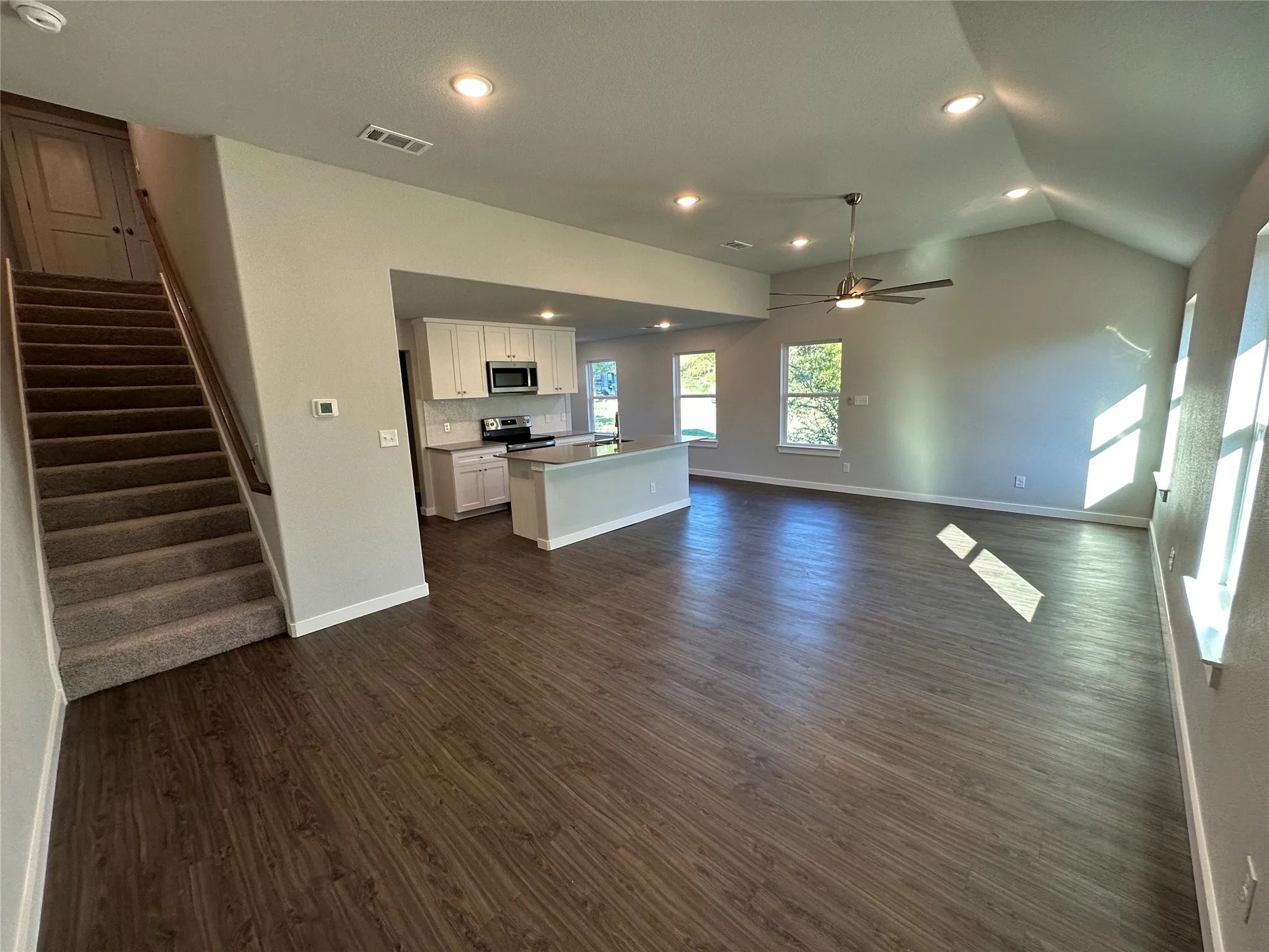 Duplex For Rent in Tarrant County , 1702 E Powell Avenue, Fort Worth, Texas 76104, 3 Bedroom, 3 Bathroom, 1 Garage spaces, 1,553 Sqft, built in 2023, mls#21366822, Real Estate Agent in Fort Worth, Homes For Rent in Tarrant county, Homes For Rent in Fort Worth, Realtor in Fort Worth Texas, Real Estate Brokerage Independent Realty Texas, Luminita Cordes Realtor