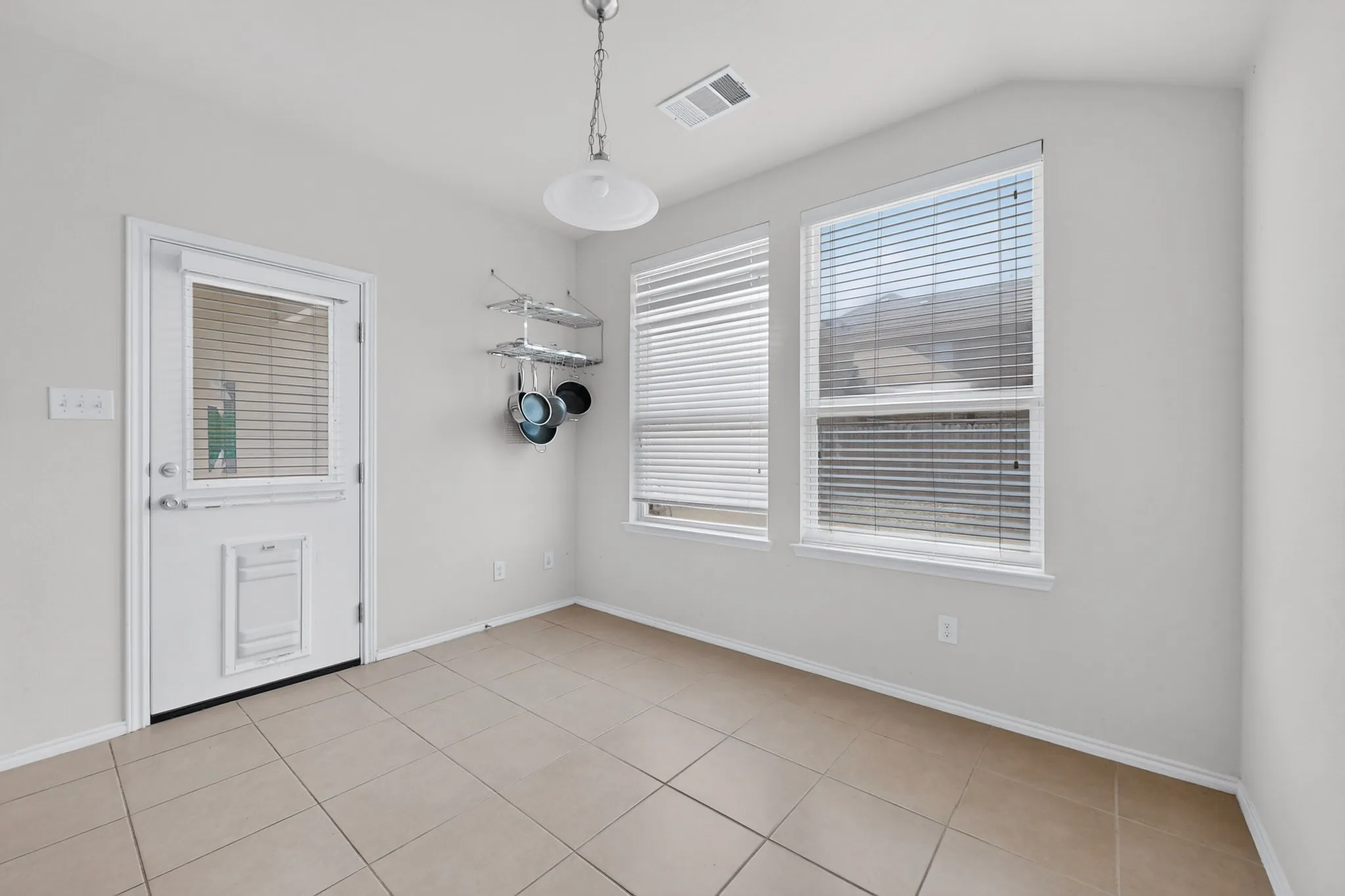 Single Family Residence For Sale in Denton County , 1716 Whistler Drive, Little Elm, Texas 75068, 4 Bedroom, 3 Bathroom, 2 Garage spaces, 2,106 Sqft, built in 2015, mls#21365845, Real Estate Agent in Little Elm, Homes For Sale in Denton county, Homes For Sale in Little Elm, Realtor in Little Elm Texas, Real Estate Brokerage Independent Realty Texas, Luminita Cordes Realtor
