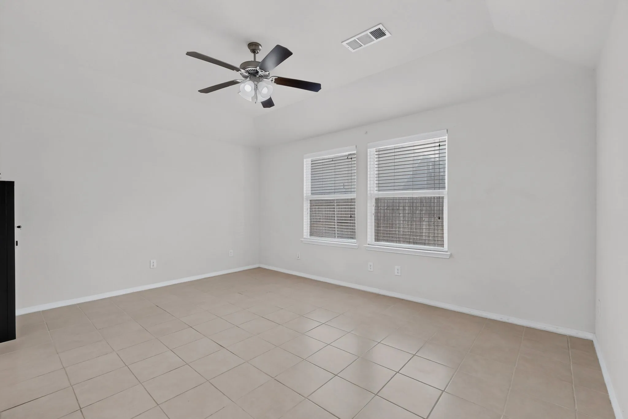 Single Family Residence For Sale in Denton County , 1716 Whistler Drive, Little Elm, Texas 75068, 4 Bedroom, 3 Bathroom, 2 Garage spaces, 2,106 Sqft, built in 2015, mls#21365845, Real Estate Agent in Little Elm, Homes For Sale in Denton county, Homes For Sale in Little Elm, Realtor in Little Elm Texas, Real Estate Brokerage Independent Realty Texas, Luminita Cordes Realtor