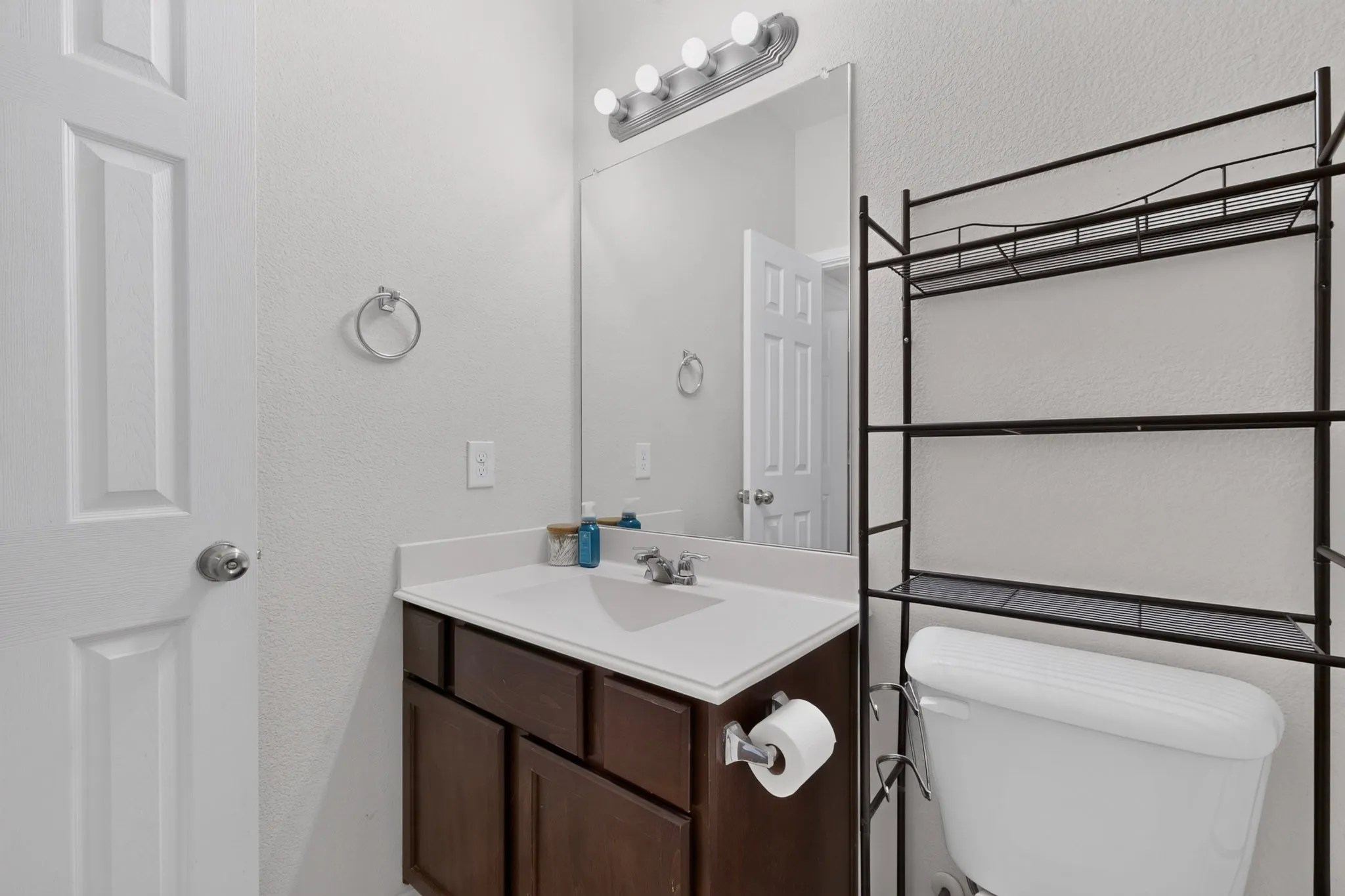 Single Family Residence For Sale in Denton County , 1716 Whistler Drive, Little Elm, Texas 75068, 4 Bedroom, 3 Bathroom, 2 Garage spaces, 2,106 Sqft, built in 2015, mls#21365845, Real Estate Agent in Little Elm, Homes For Sale in Denton county, Homes For Sale in Little Elm, Realtor in Little Elm Texas, Real Estate Brokerage Independent Realty Texas, Luminita Cordes Realtor