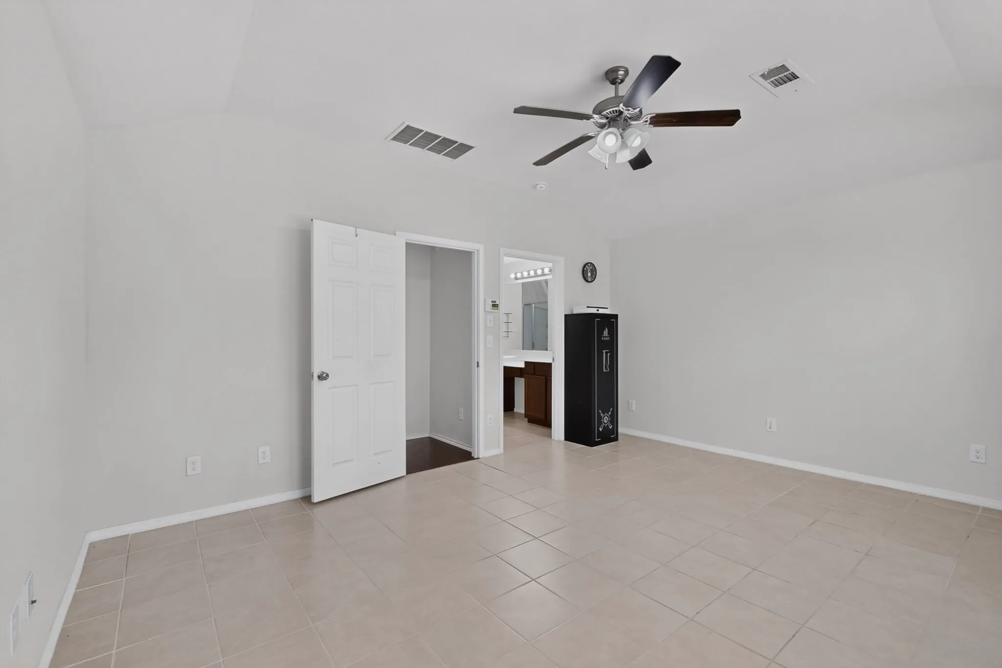 Single Family Residence For Sale in Denton County , 1716 Whistler Drive, Little Elm, Texas 75068, 4 Bedroom, 3 Bathroom, 2 Garage spaces, 2,106 Sqft, built in 2015, mls#21365845, Real Estate Agent in Little Elm, Homes For Sale in Denton county, Homes For Sale in Little Elm, Realtor in Little Elm Texas, Real Estate Brokerage Independent Realty Texas, Luminita Cordes Realtor