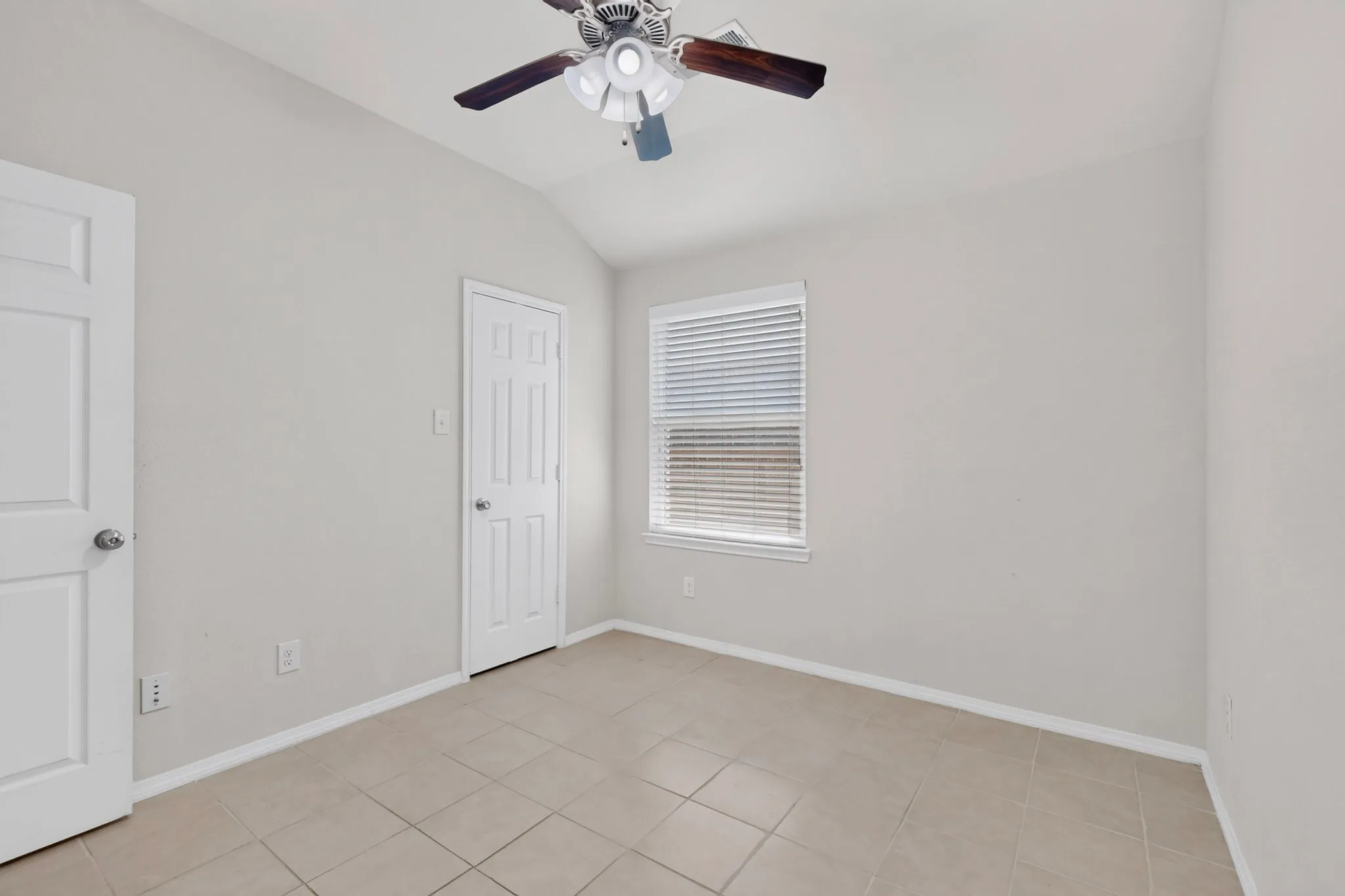 Single Family Residence For Sale in Denton County , 1716 Whistler Drive, Little Elm, Texas 75068, 4 Bedroom, 3 Bathroom, 2 Garage spaces, 2,106 Sqft, built in 2015, mls#21365845, Real Estate Agent in Little Elm, Homes For Sale in Denton county, Homes For Sale in Little Elm, Realtor in Little Elm Texas, Real Estate Brokerage Independent Realty Texas, Luminita Cordes Realtor