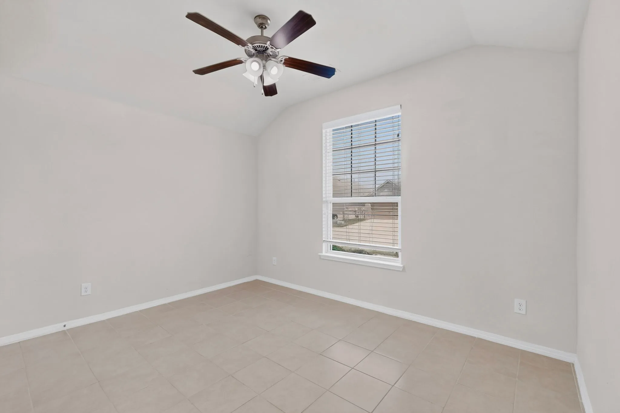 Single Family Residence For Sale in Denton County , 1716 Whistler Drive, Little Elm, Texas 75068, 4 Bedroom, 3 Bathroom, 2 Garage spaces, 2,106 Sqft, built in 2015, mls#21365845, Real Estate Agent in Little Elm, Homes For Sale in Denton county, Homes For Sale in Little Elm, Realtor in Little Elm Texas, Real Estate Brokerage Independent Realty Texas, Luminita Cordes Realtor