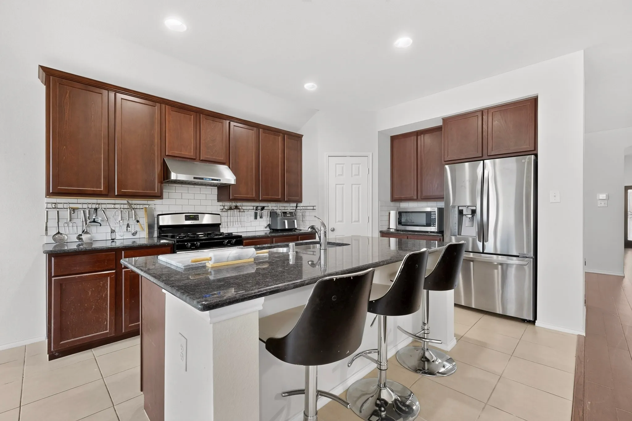 Single Family Residence For Sale in Denton County , 1716 Whistler Drive, Little Elm, Texas 75068, 4 Bedroom, 3 Bathroom, 2 Garage spaces, 2,106 Sqft, built in 2015, mls#21365845, Real Estate Agent in Little Elm, Homes For Sale in Denton county, Homes For Sale in Little Elm, Realtor in Little Elm Texas, Real Estate Brokerage Independent Realty Texas, Luminita Cordes Realtor