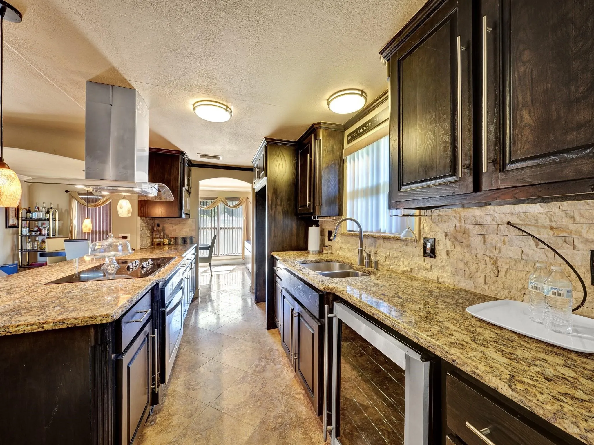 Single Family Residence For Sale in Dallas County , 3015 Kensington Drive, Mesquite, Texas 75150, 4 Bedroom, 2 Bathroom, 2 Garage spaces, 2,046 Sqft, built in 1978, mls#21359483, Real Estate Agent in Mesquite, Homes For Sale in Dallas county, Homes For Sale in Mesquite, Realtor in Mesquite Texas, Real Estate Brokerage Independent Realty Texas, Luminita Cordes Realtor