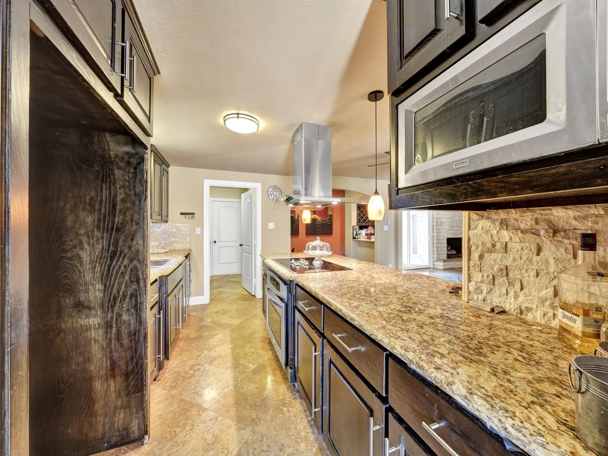 Single Family Residence For Sale in Dallas County , 3015 Kensington Drive, Mesquite, Texas 75150, 4 Bedroom, 2 Bathroom, 2 Garage spaces, 2,046 Sqft, built in 1978, mls#21359483, Real Estate Agent in Mesquite, Homes For Sale in Dallas county, Homes For Sale in Mesquite, Realtor in Mesquite Texas, Real Estate Brokerage Independent Realty Texas, Luminita Cordes Realtor