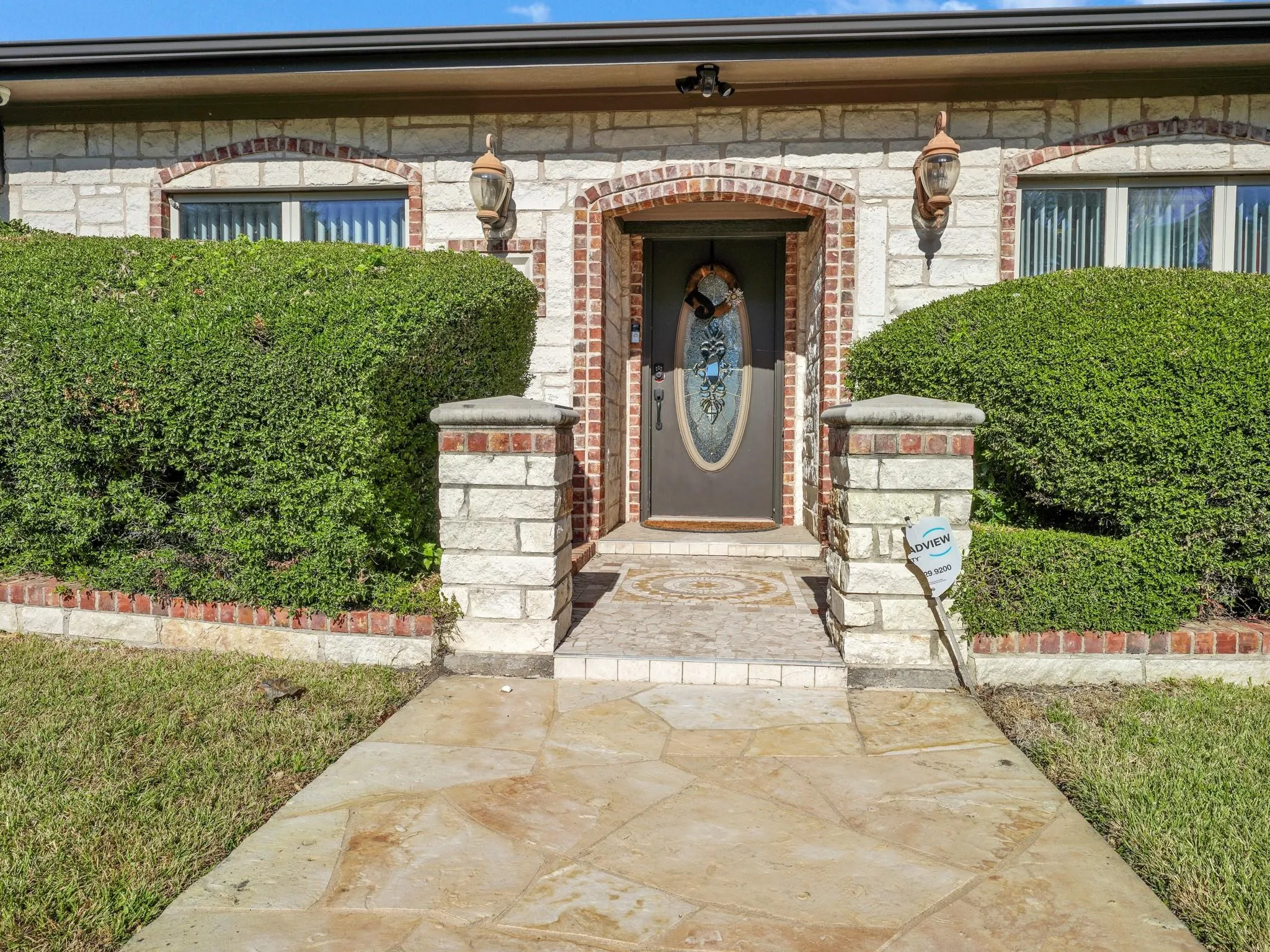 Single Family Residence For Sale in Dallas County , 3015 Kensington Drive, Mesquite, Texas 75150, 4 Bedroom, 2 Bathroom, 2 Garage spaces, 2,046 Sqft, built in 1978, mls#21359483, Real Estate Agent in Mesquite, Homes For Sale in Dallas county, Homes For Sale in Mesquite, Realtor in Mesquite Texas, Real Estate Brokerage Independent Realty Texas, Luminita Cordes Realtor